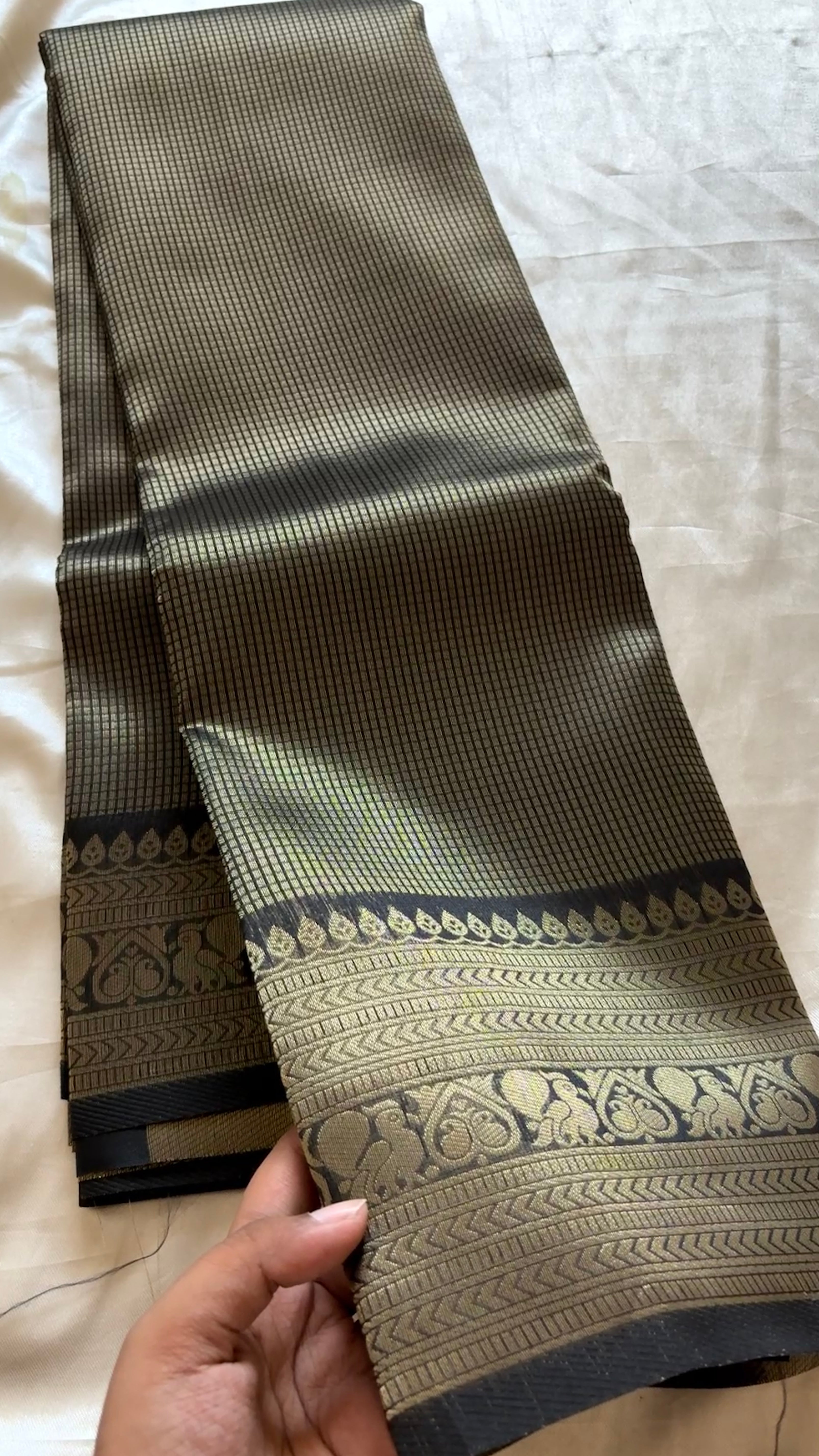 Semi brocade Kr 13
