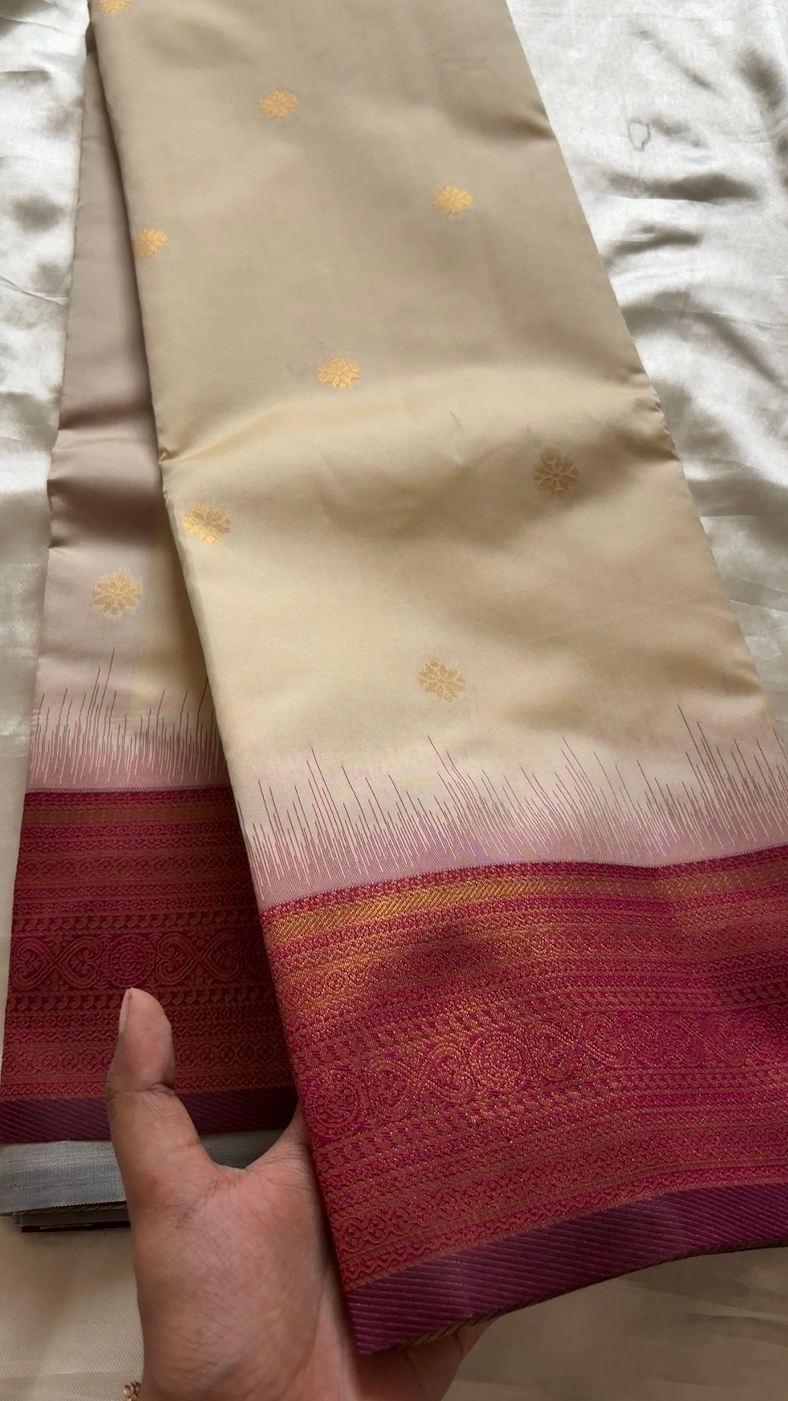 semi soft silk with Kanchi borders kr128