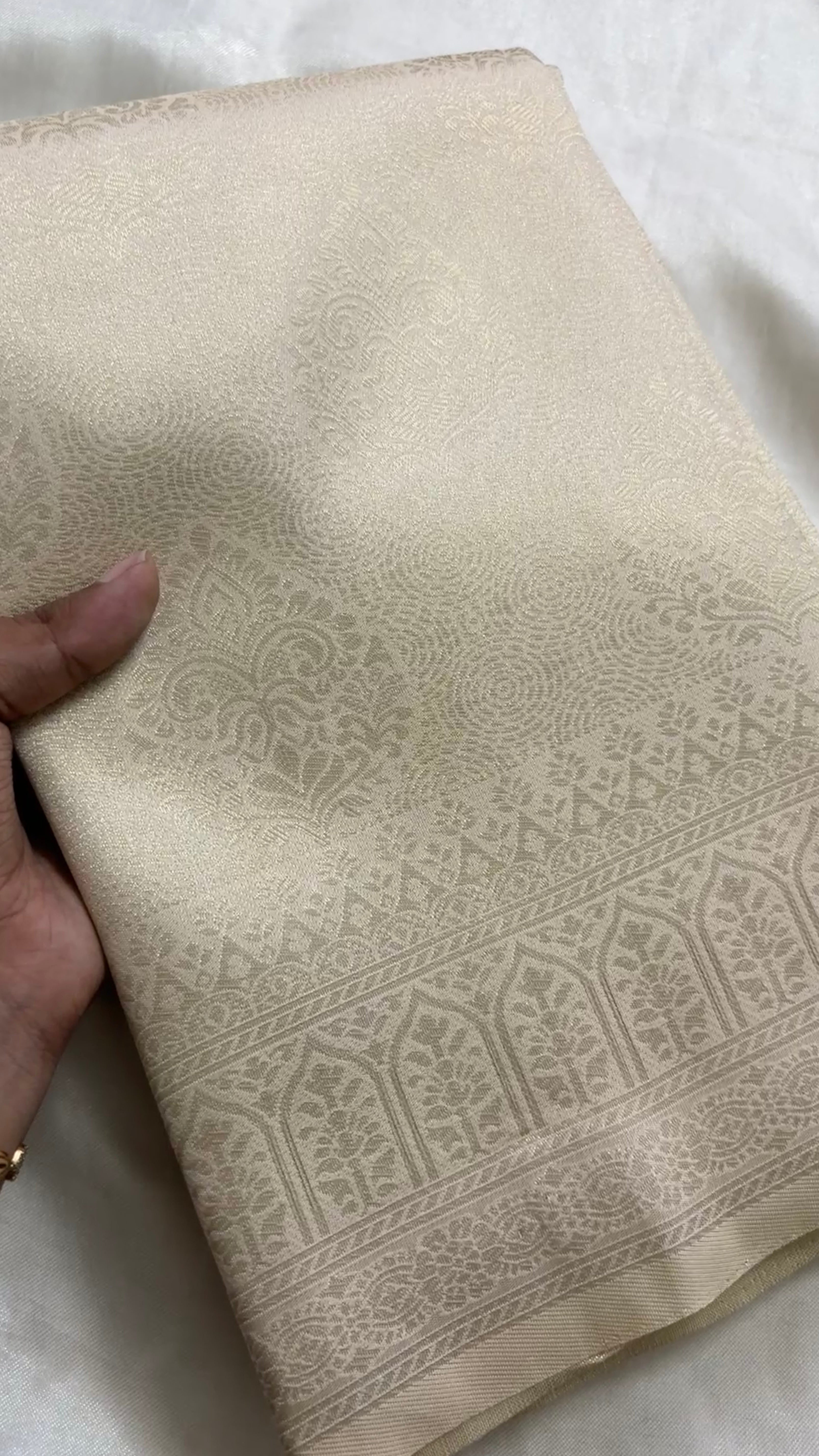 Satin soft silk Kr 16