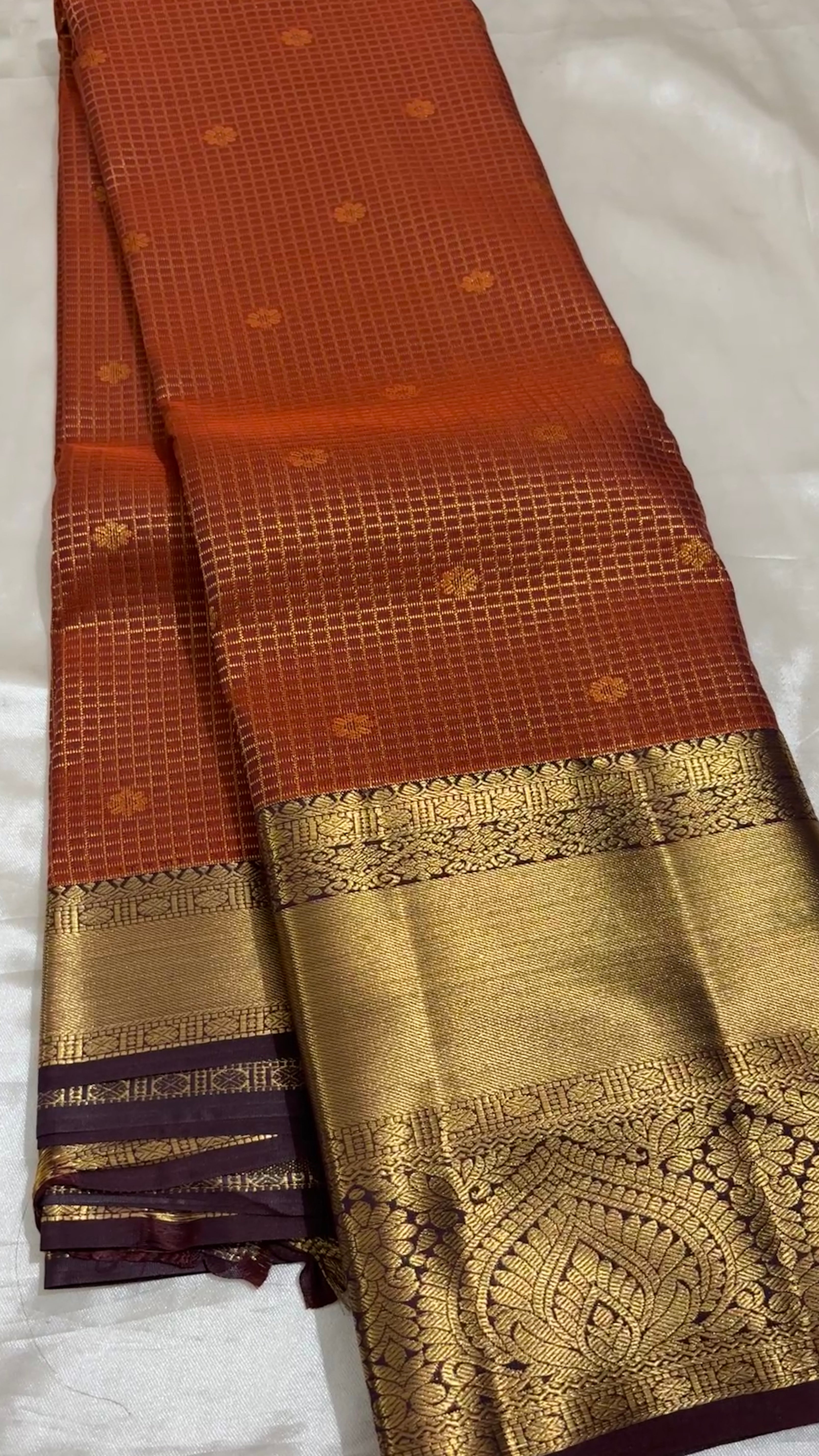 Semi tissue Kanchipuram saree
