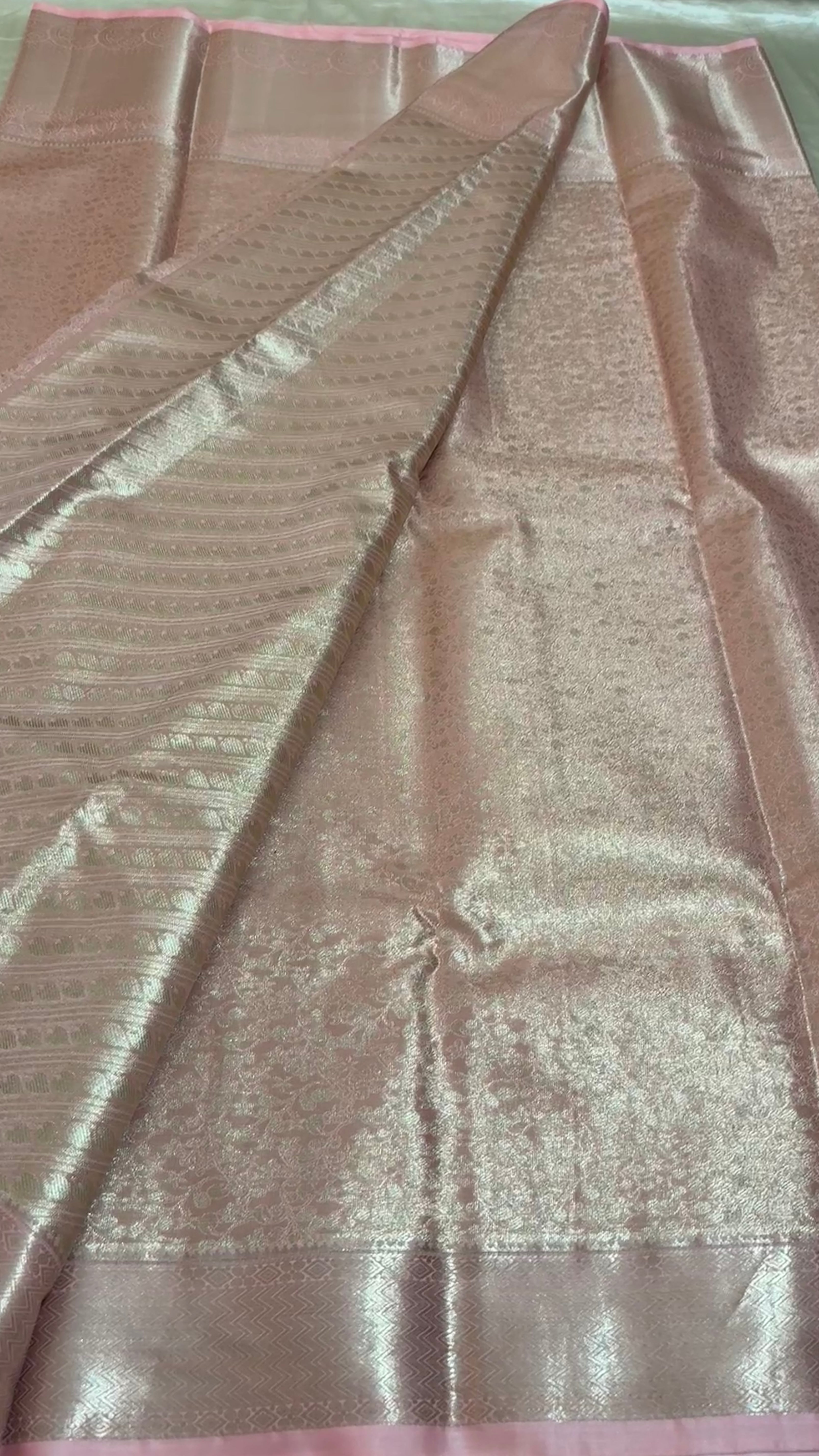 Semi tissue Kanchipuram saree