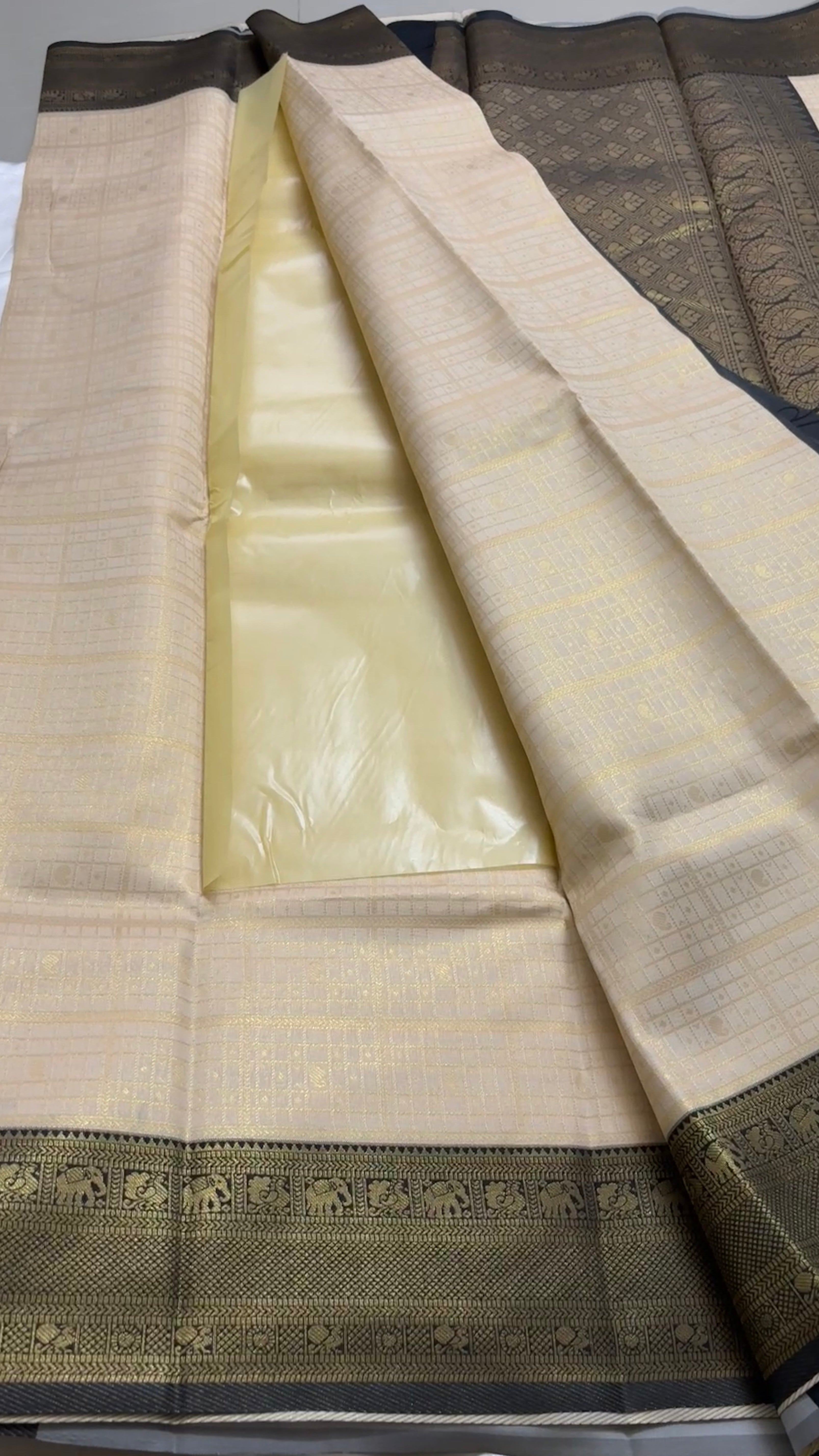 Kanchi semi soft silk kr20