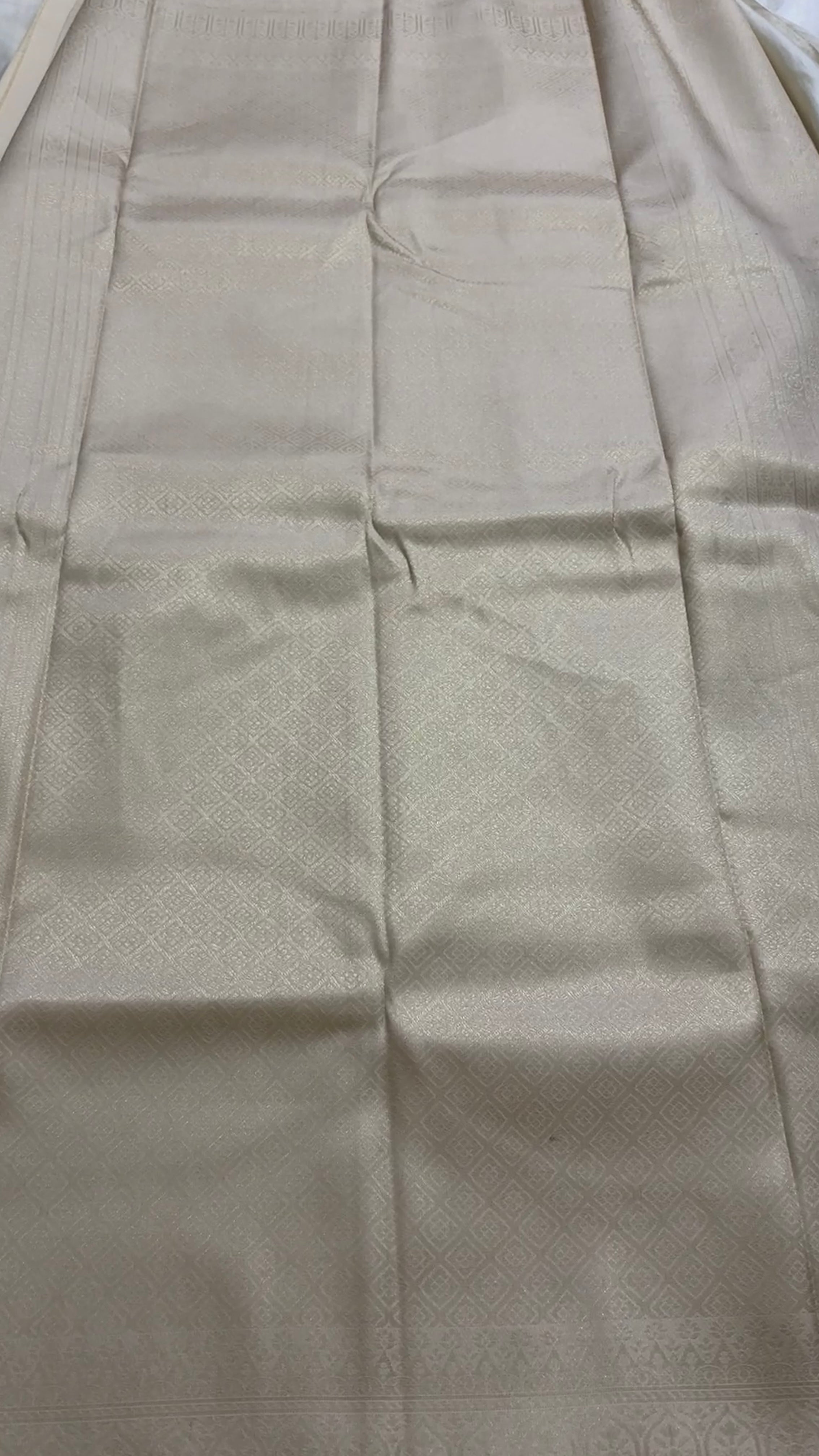 Satin soft silk Kr 16