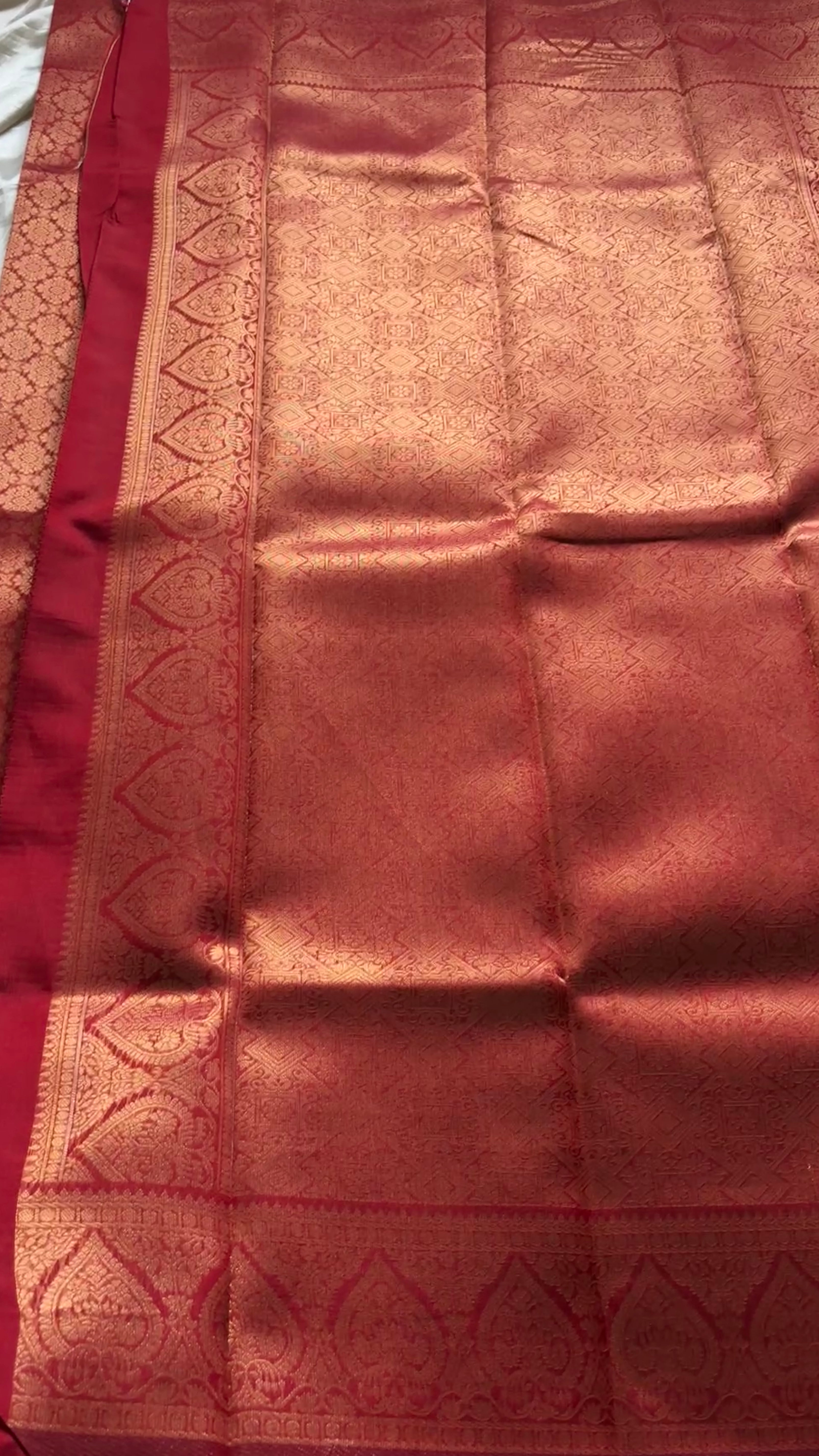 Semi  brocade Kr 27