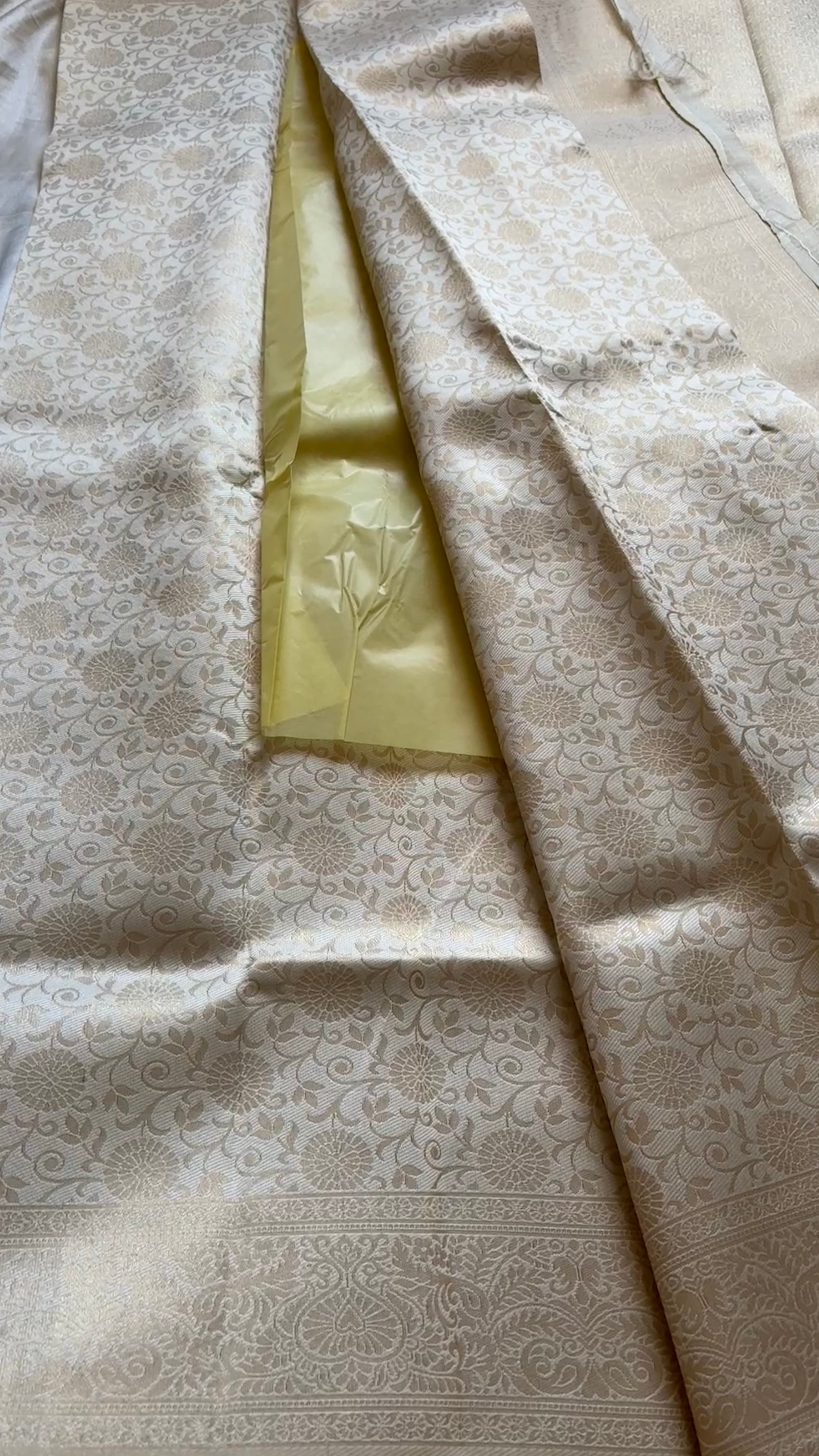 Semi brocade kr 114