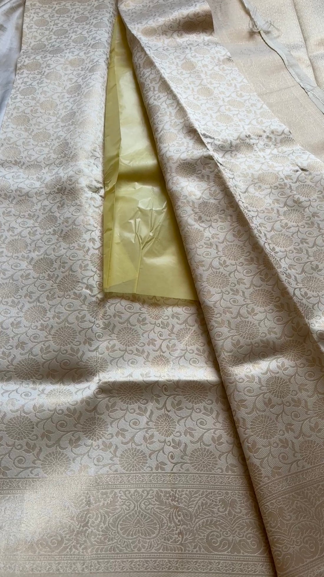 Semi brocade kr 114