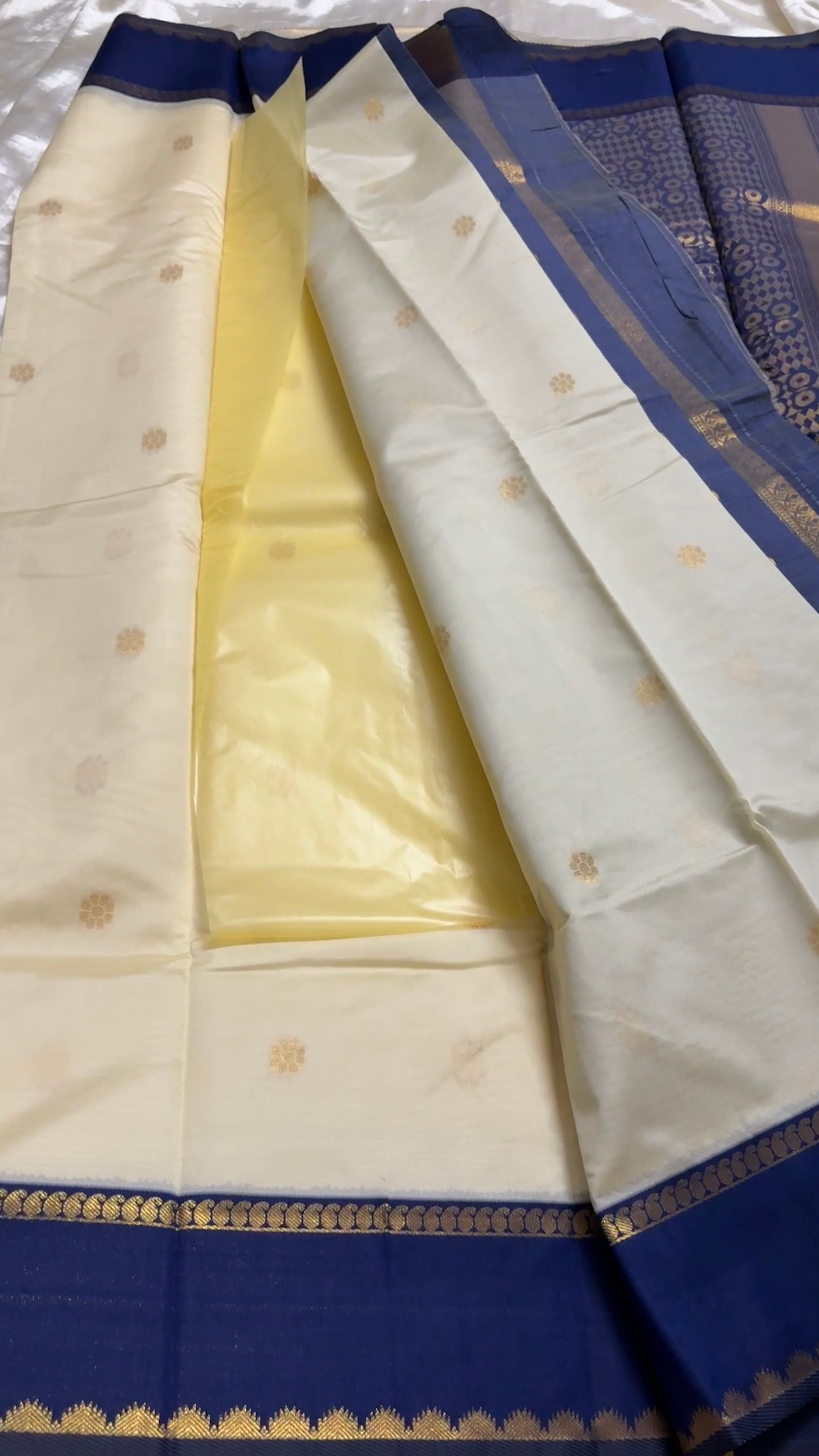 Kanchi semi soft silk Kr 39