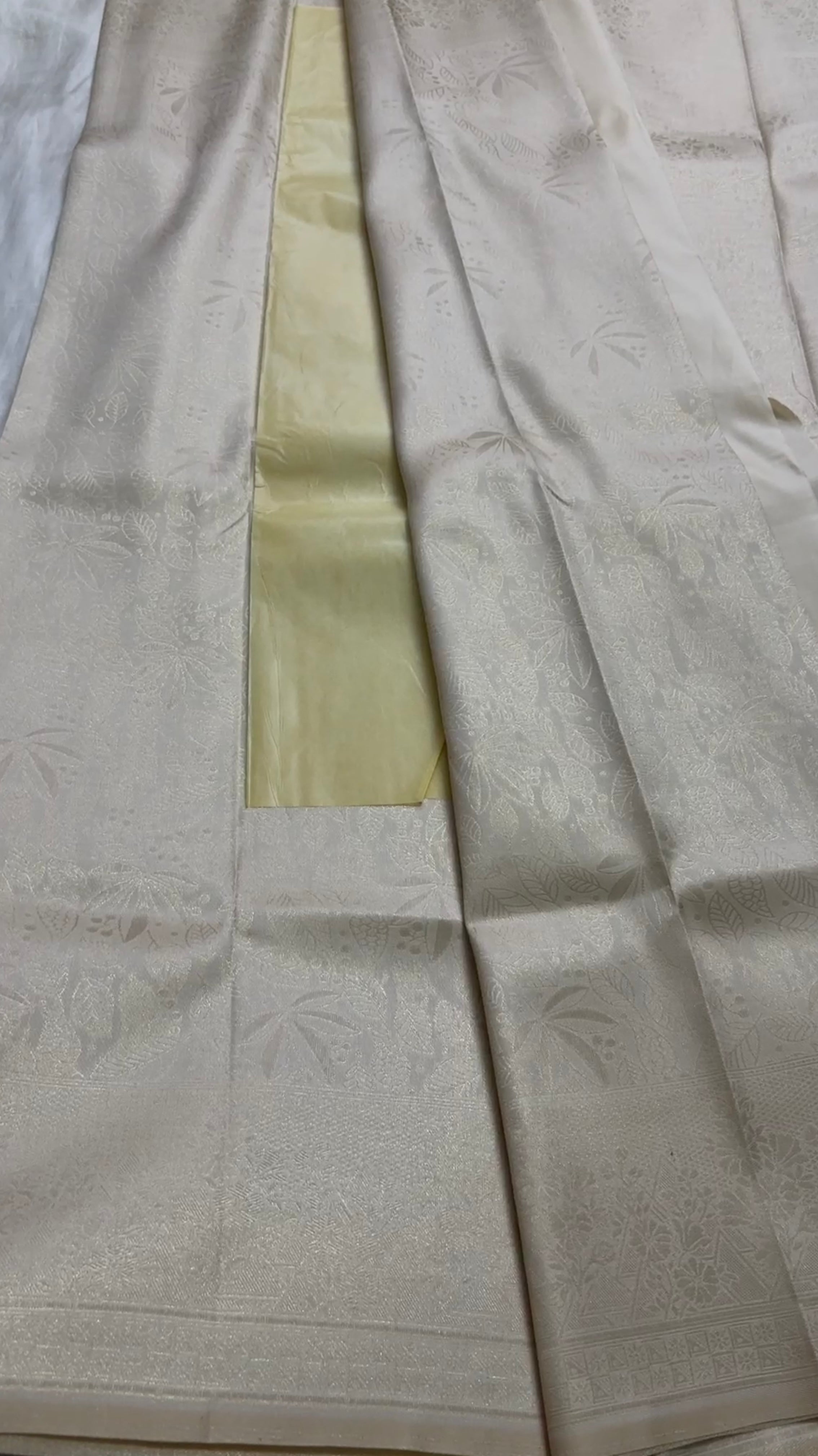 Satin soft silk kr140