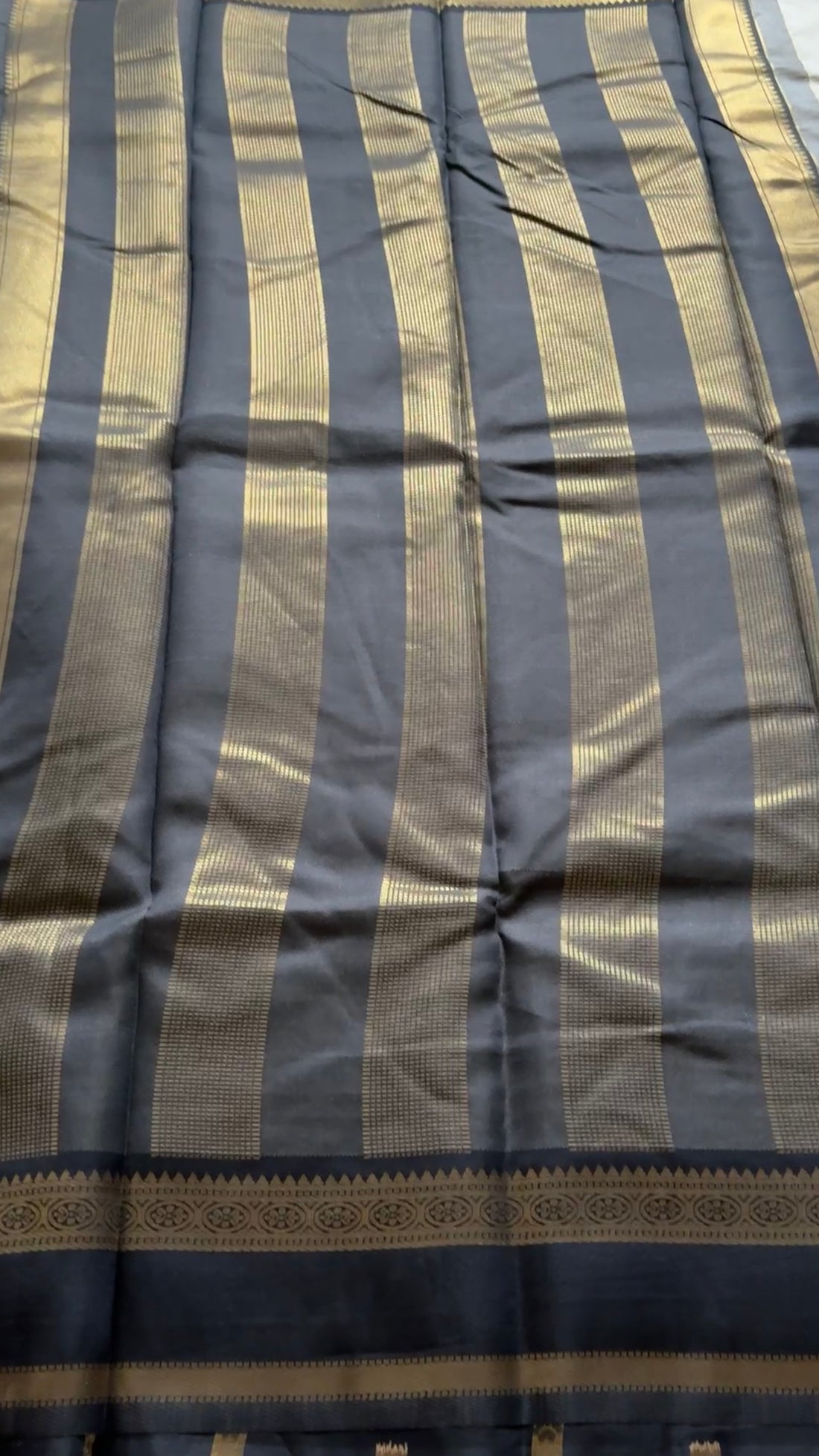 semi soft silk with retta patta border kr 32