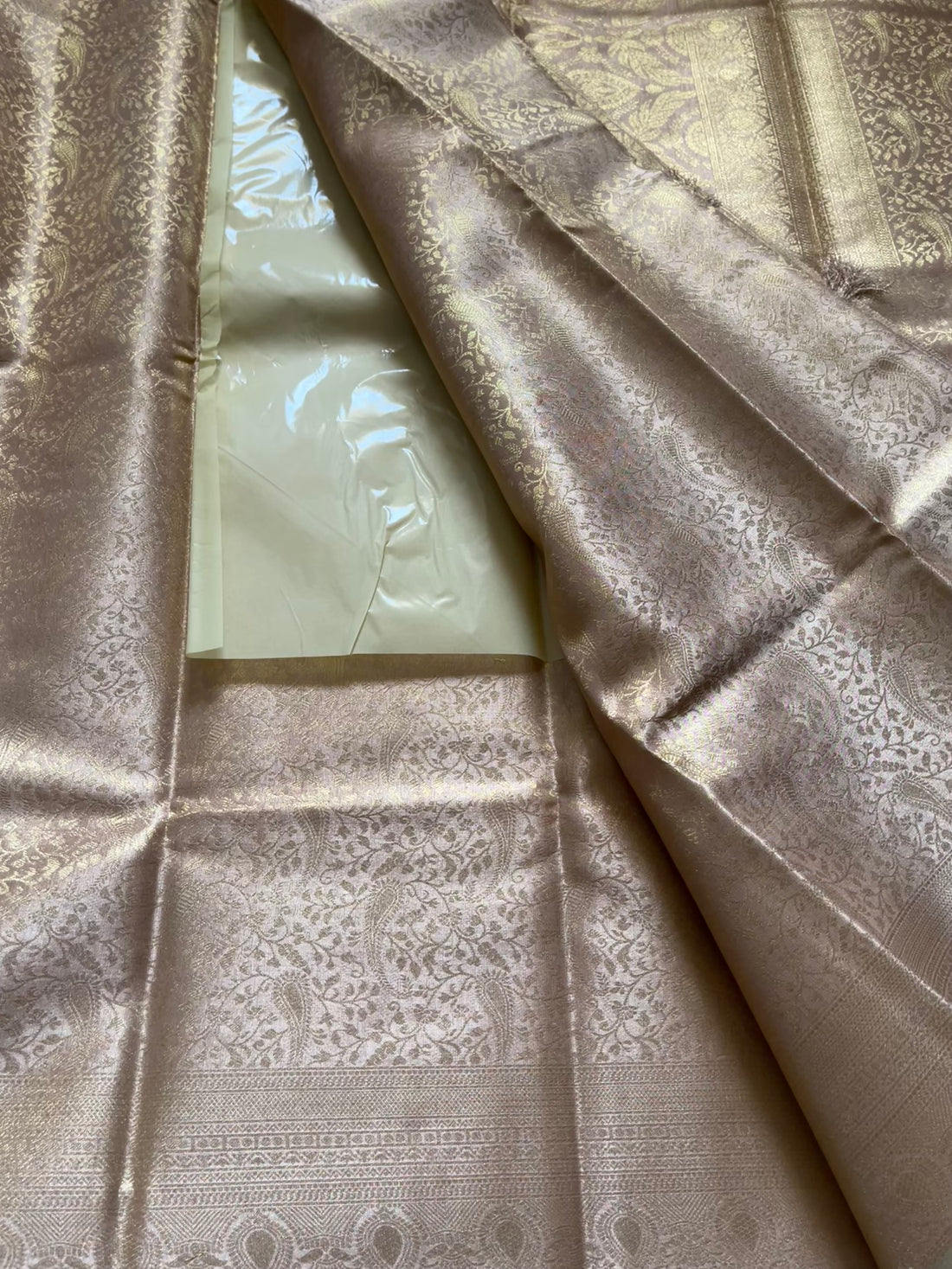 Tissue brocade silk