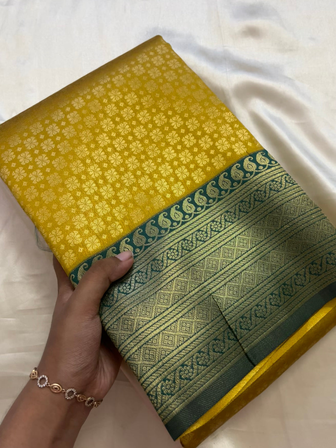 Kanchi semi soft silk