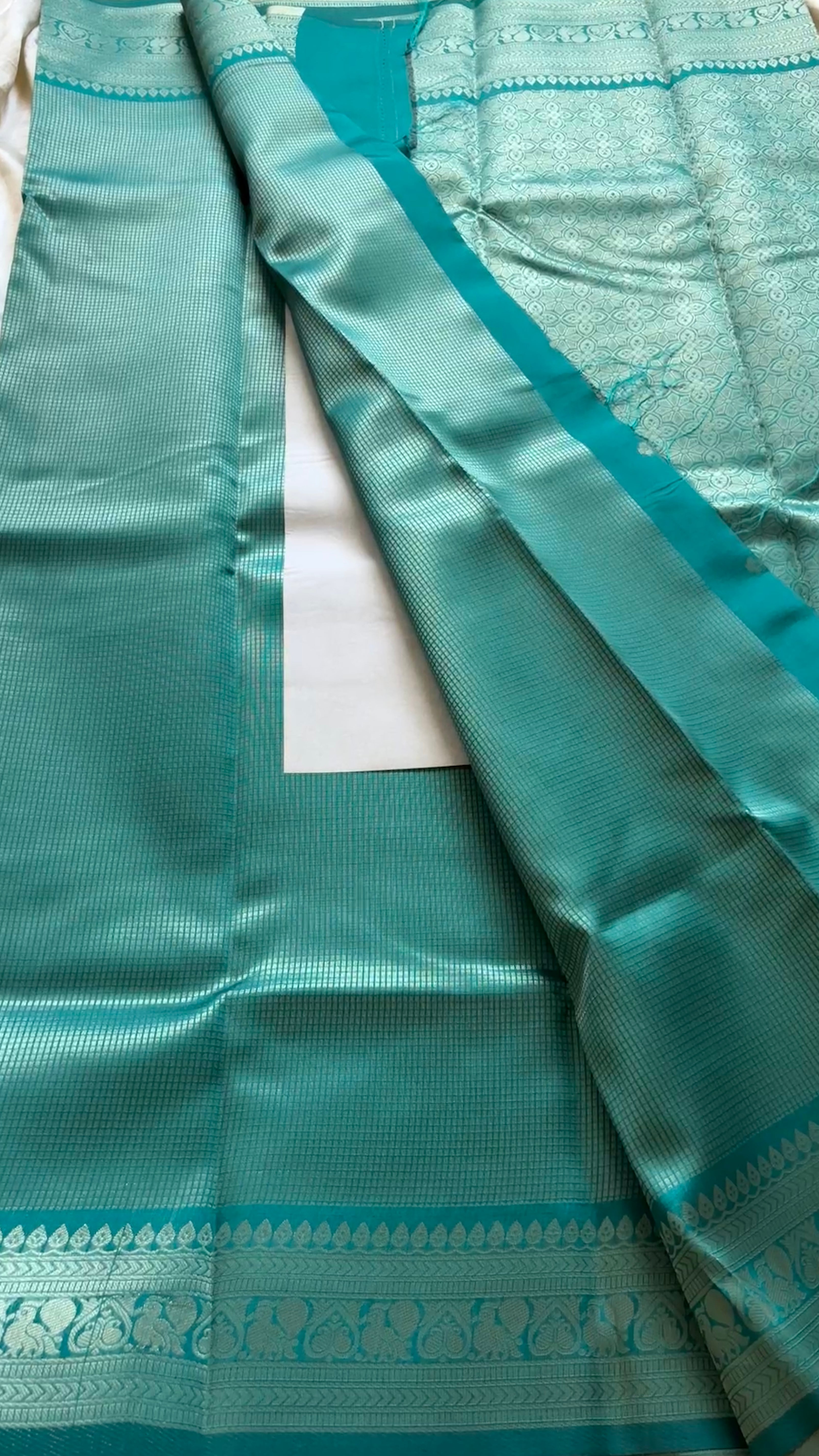 Semi brocade Kr 15