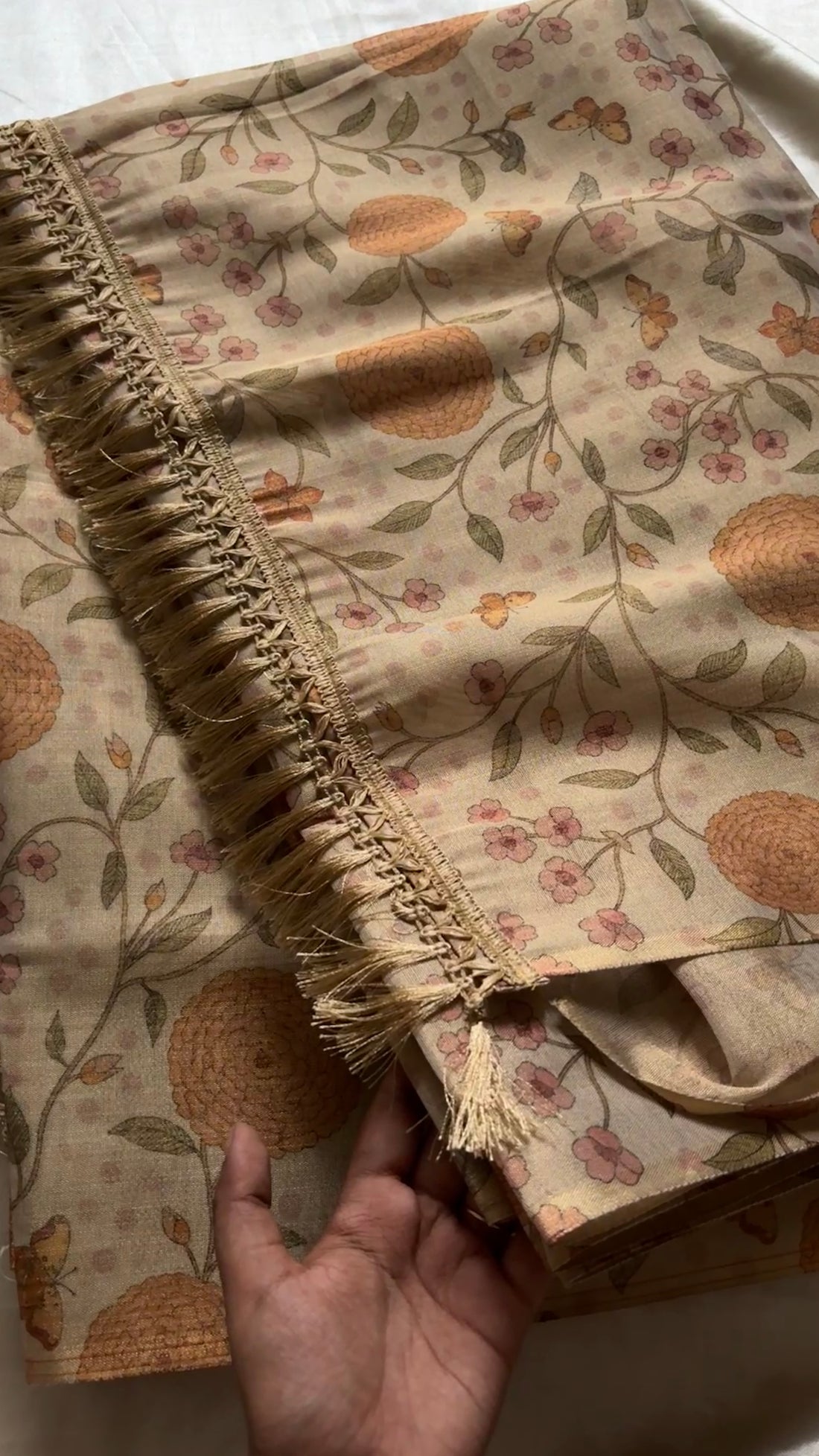 Golden soft tissue with Floral motifs kr 14