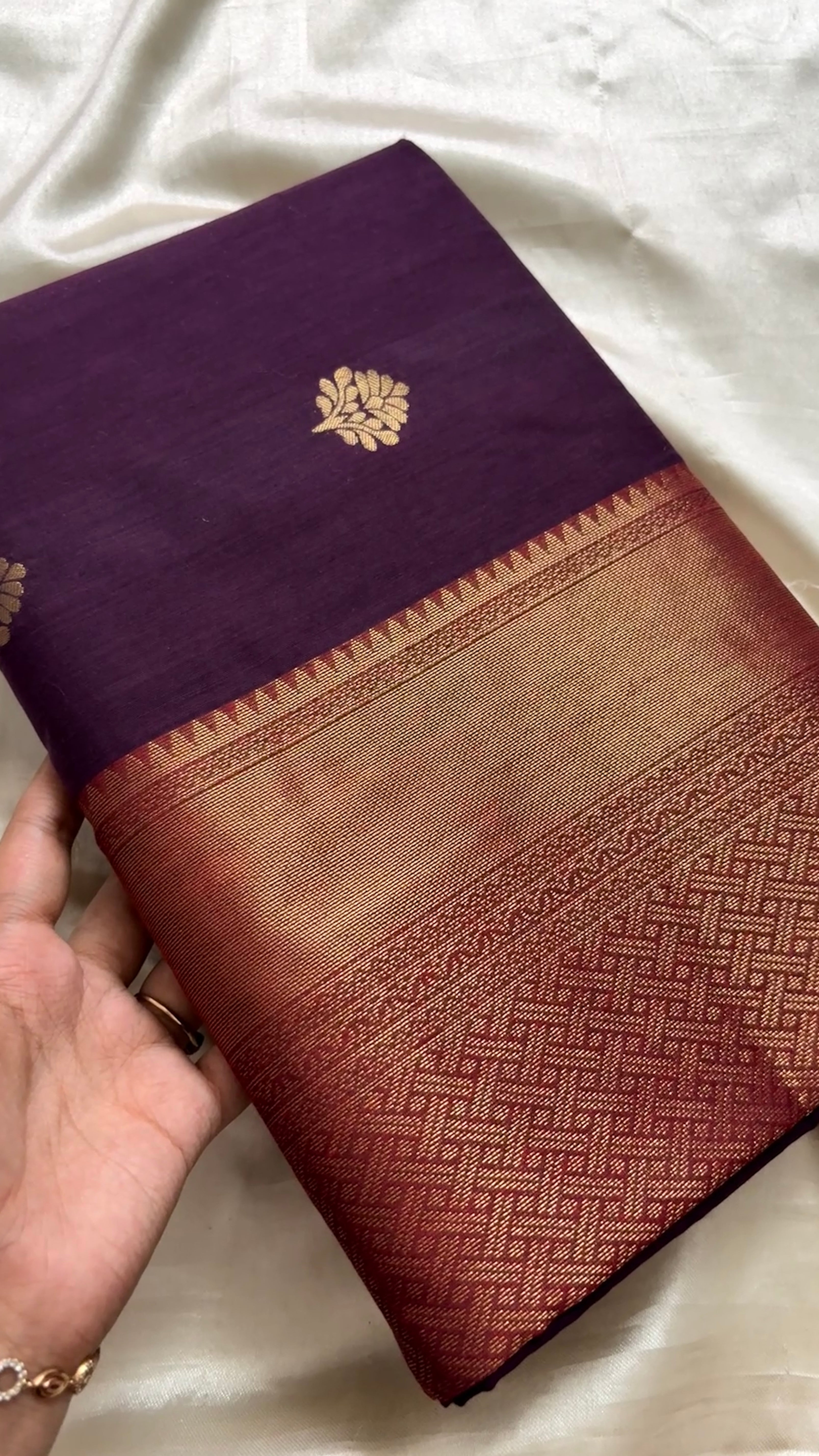 cotton with kanchi border Kr 61