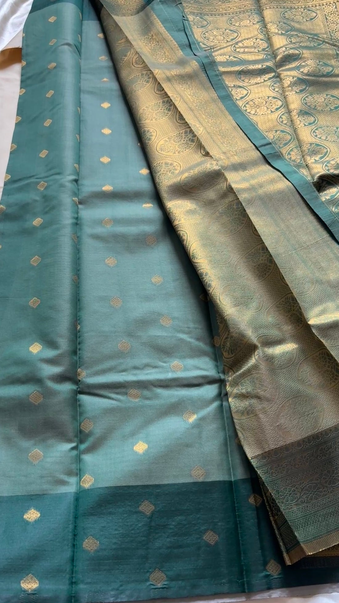semi soft silk with Kanchi borders KR27