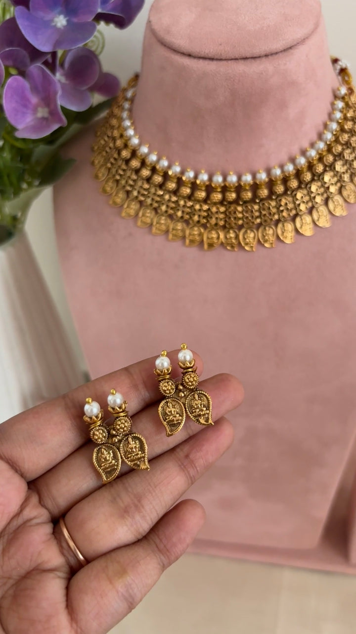 Gold inspired necklace