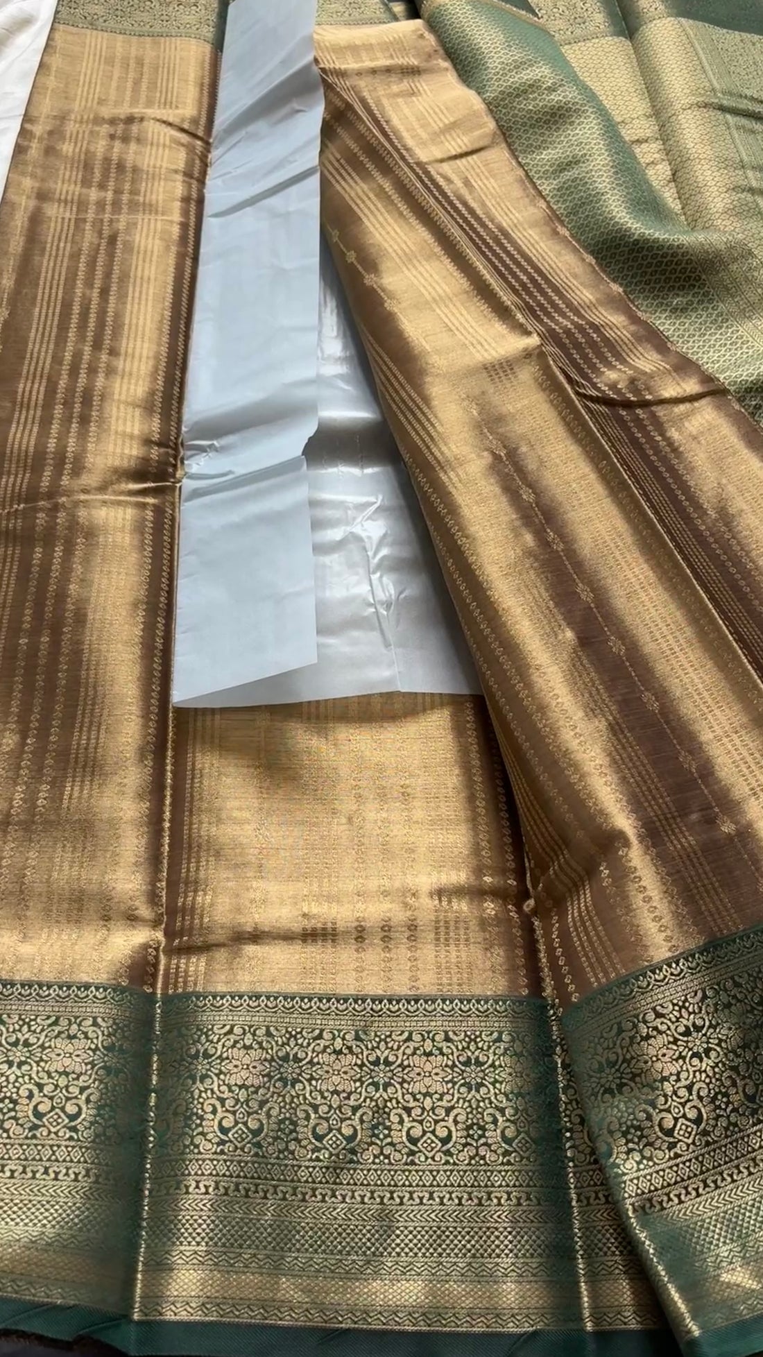 Premium  Tissue brocade kr7
