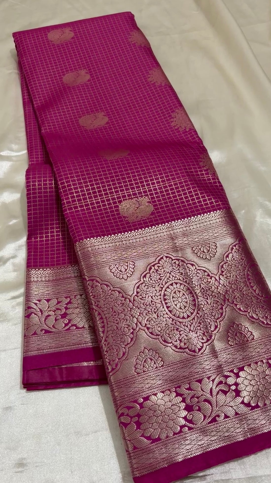 Semi tissue Kanchipuram saree