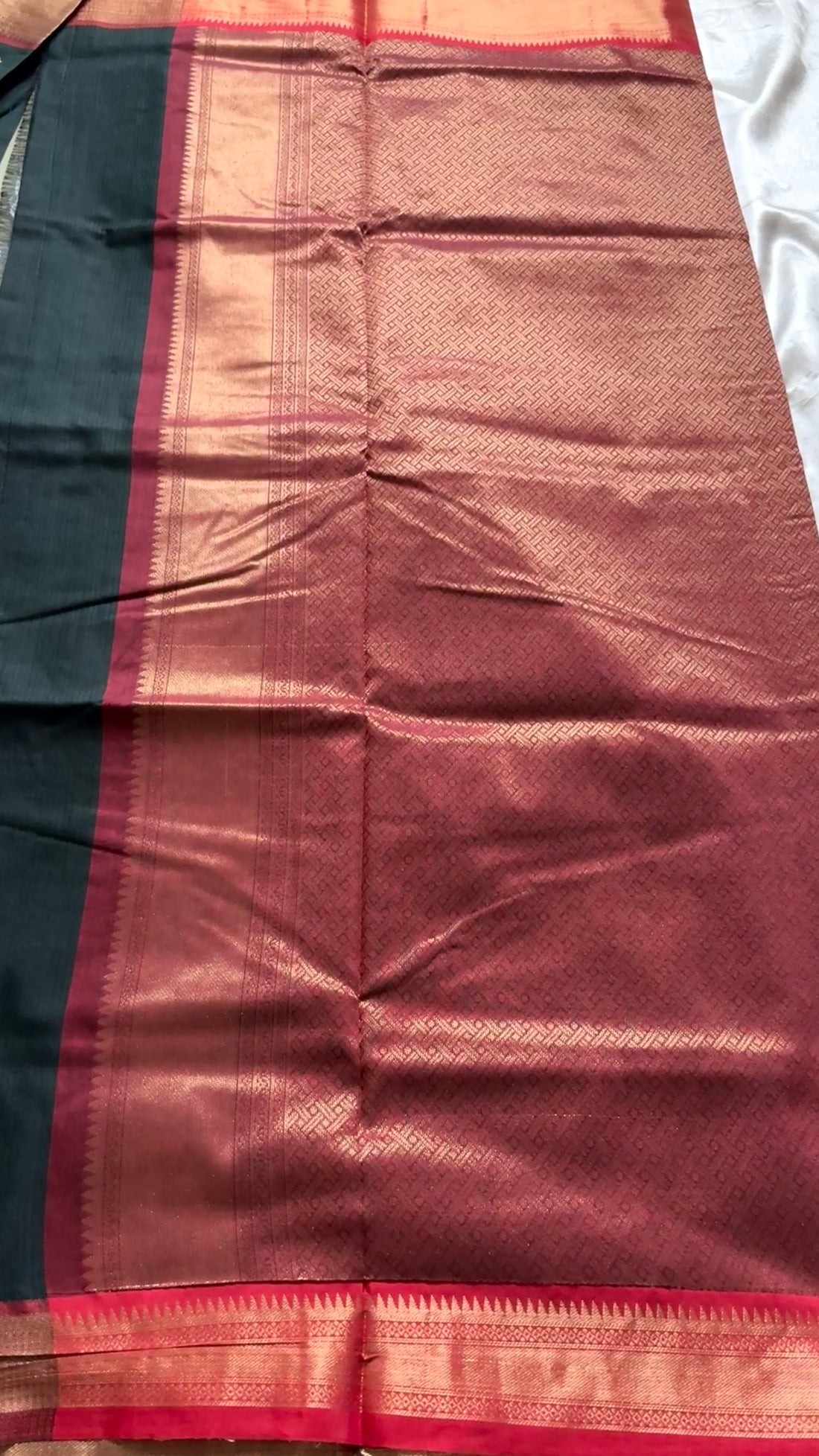cotton with kanchi border Kr59