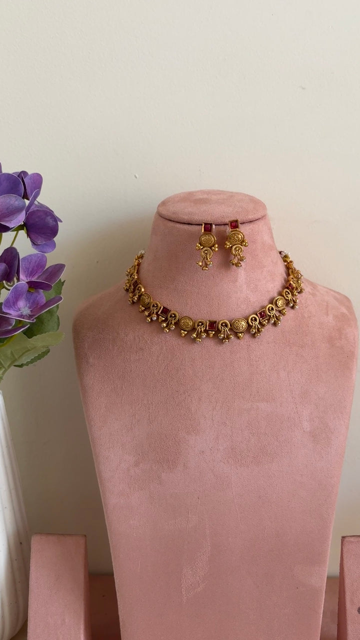 Floral mate gold necklace