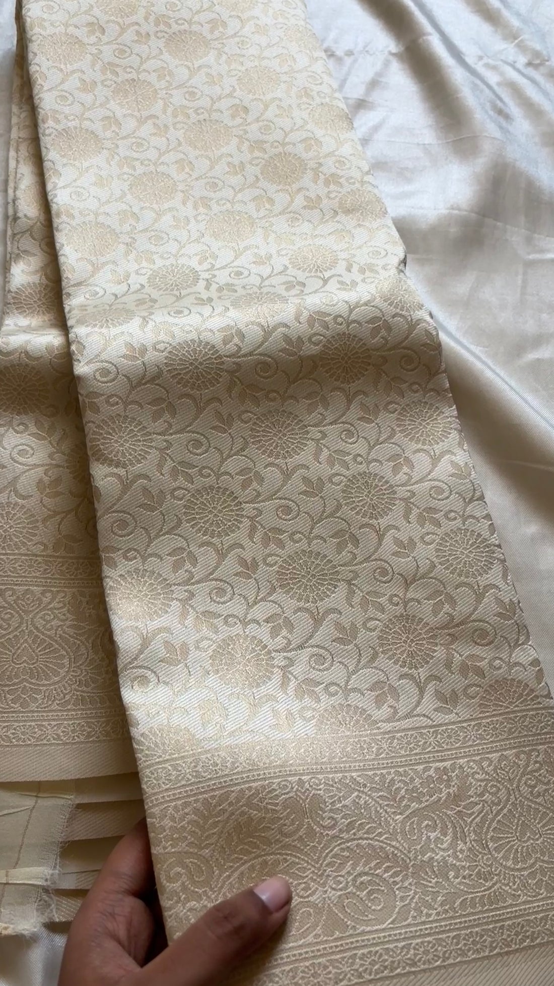 Semi brocade kr 114