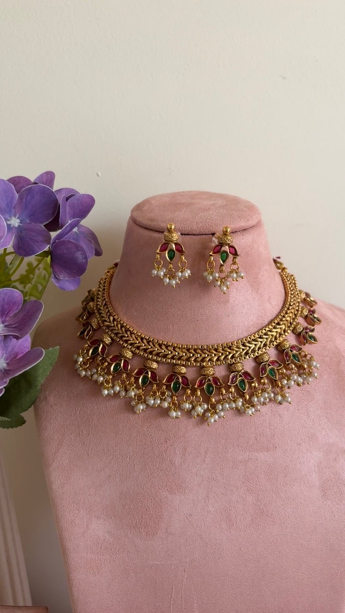 Pearl necklace