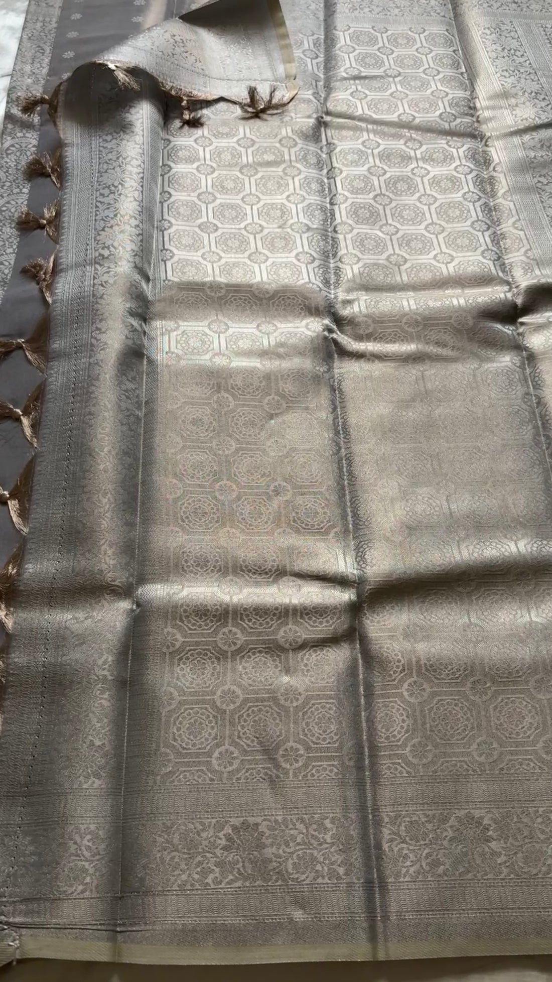 Tissue brocade silk