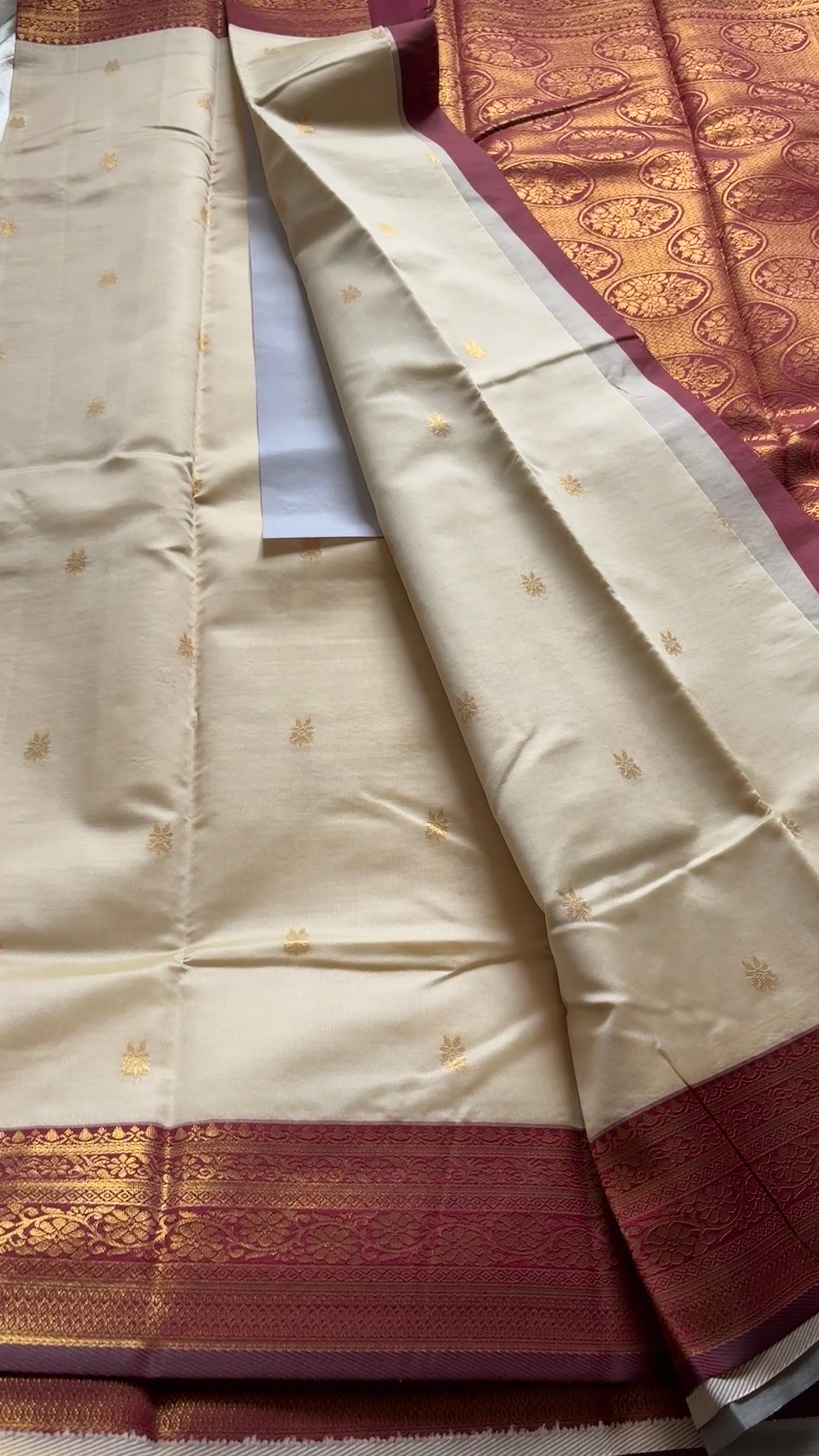semi soft silk with Kanchi borders Kr140