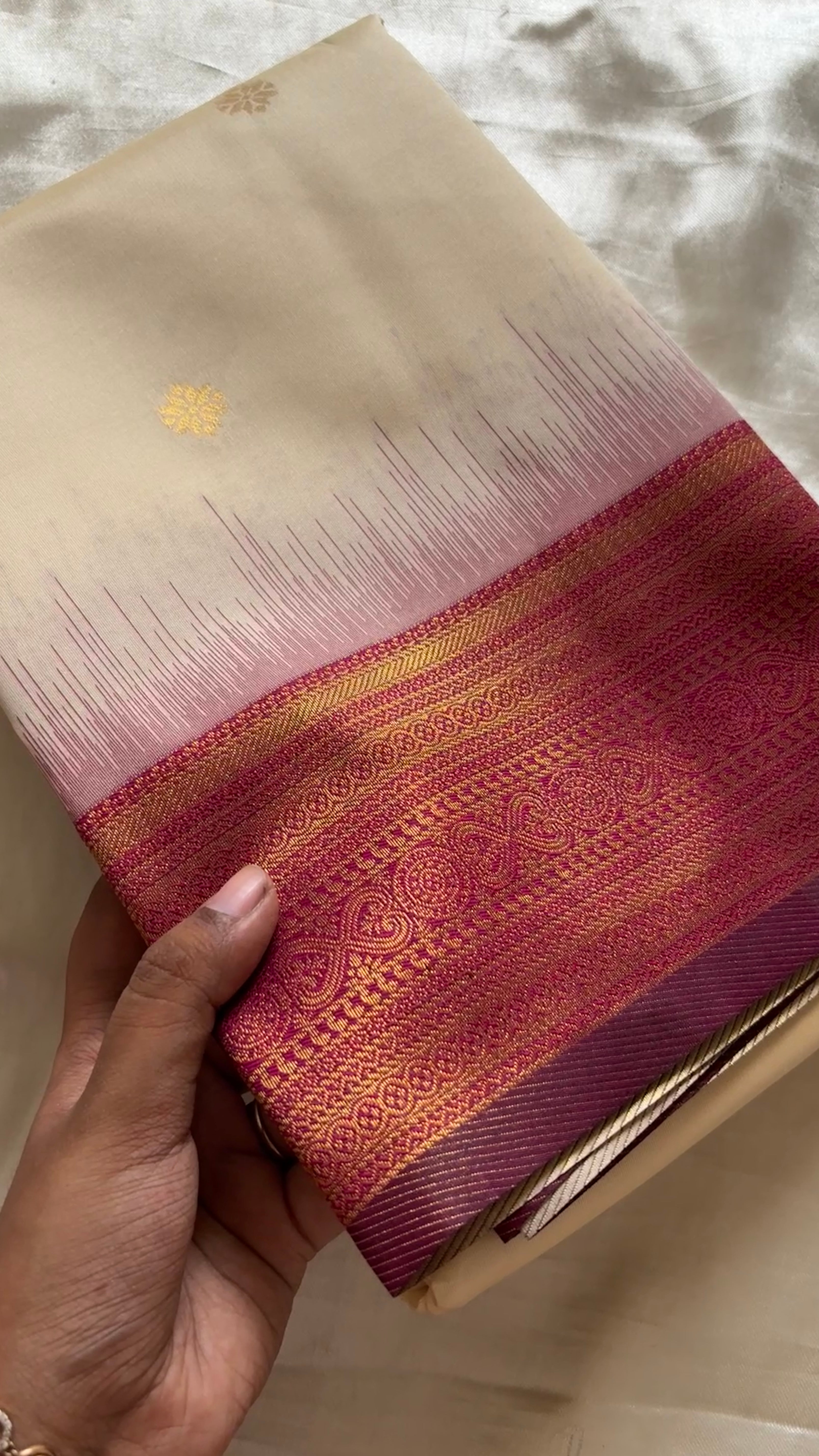 semi soft silk with Kanchi borders kr128