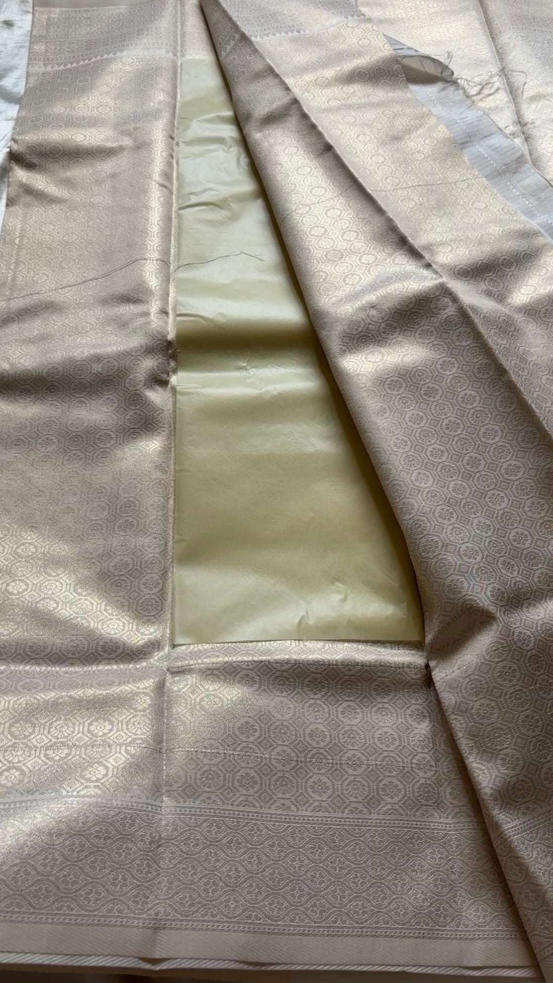 Semi brocade kr108
