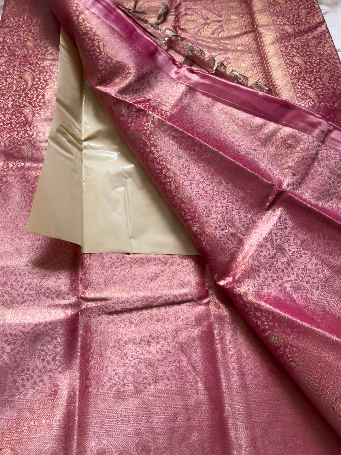 Tissue brocade silk