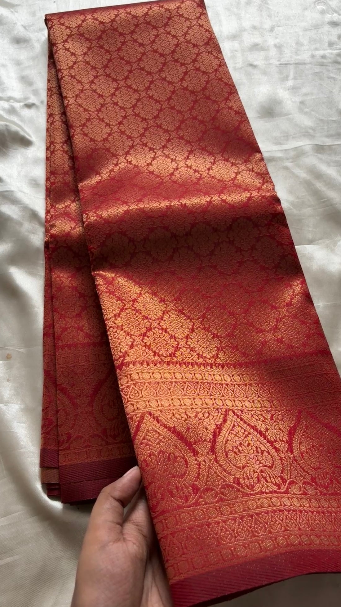 Semi  brocade Kr 27
