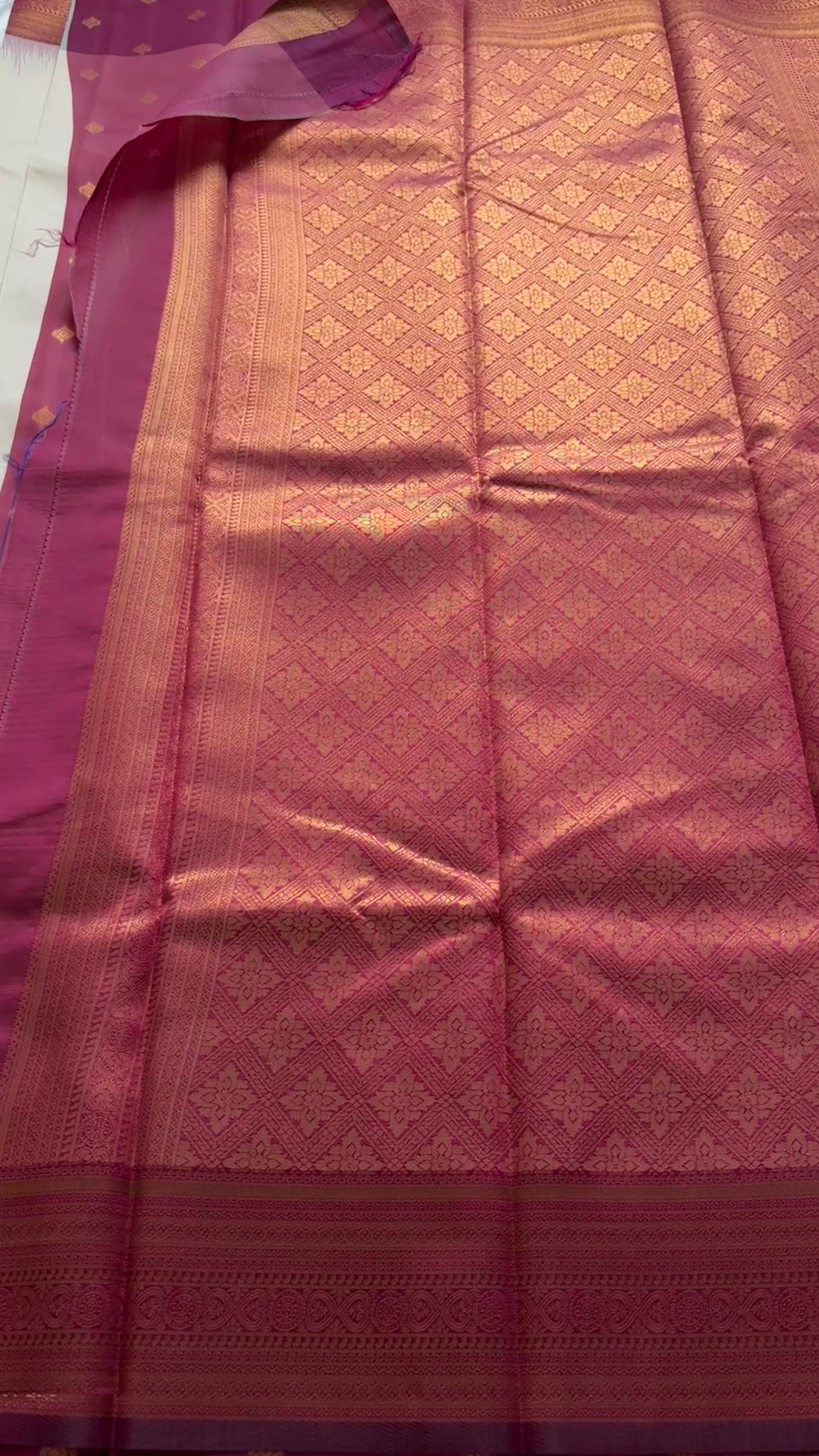 semi soft silk with Kanchi borders kr128