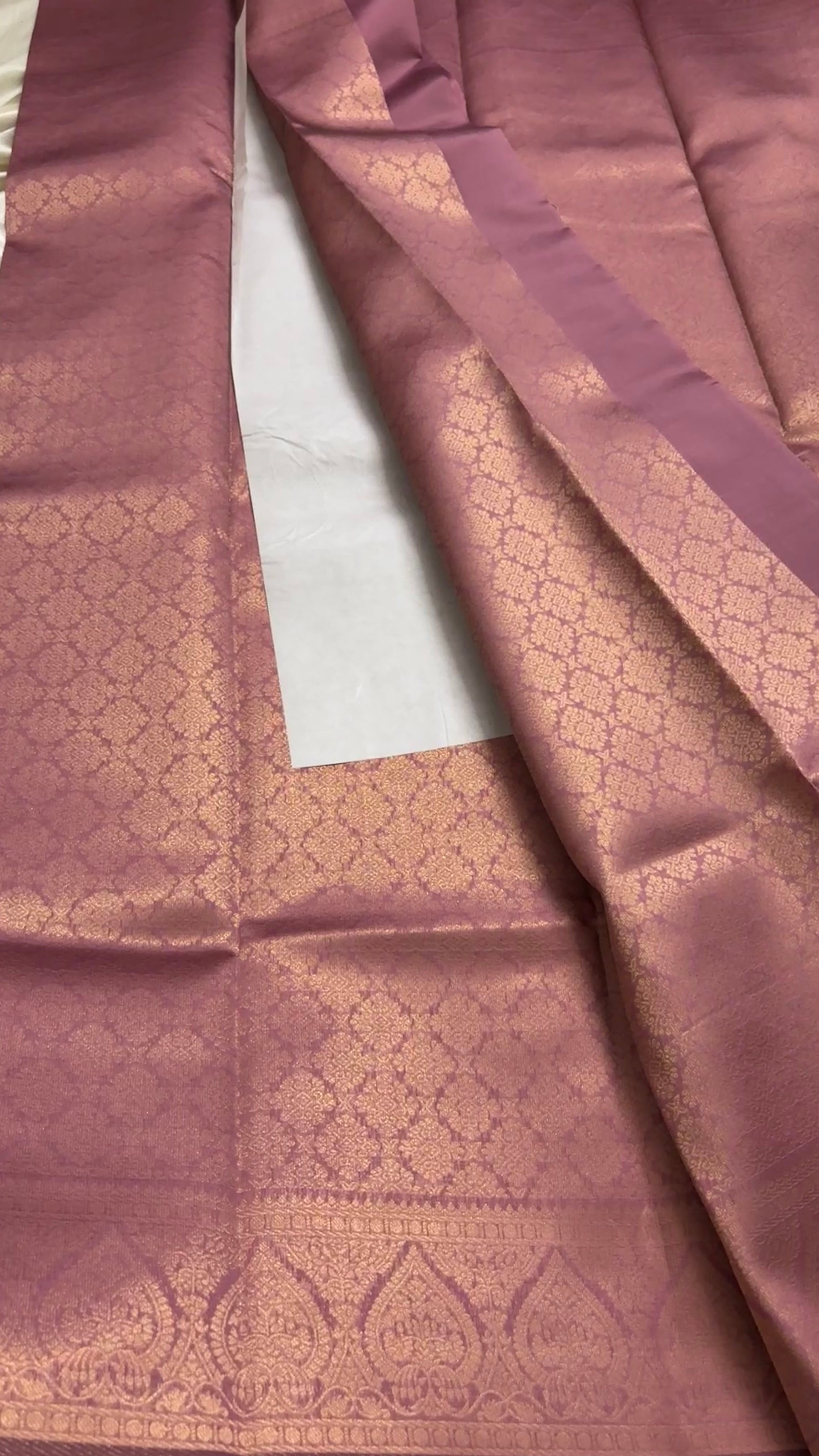 Semi brocade Kr38
