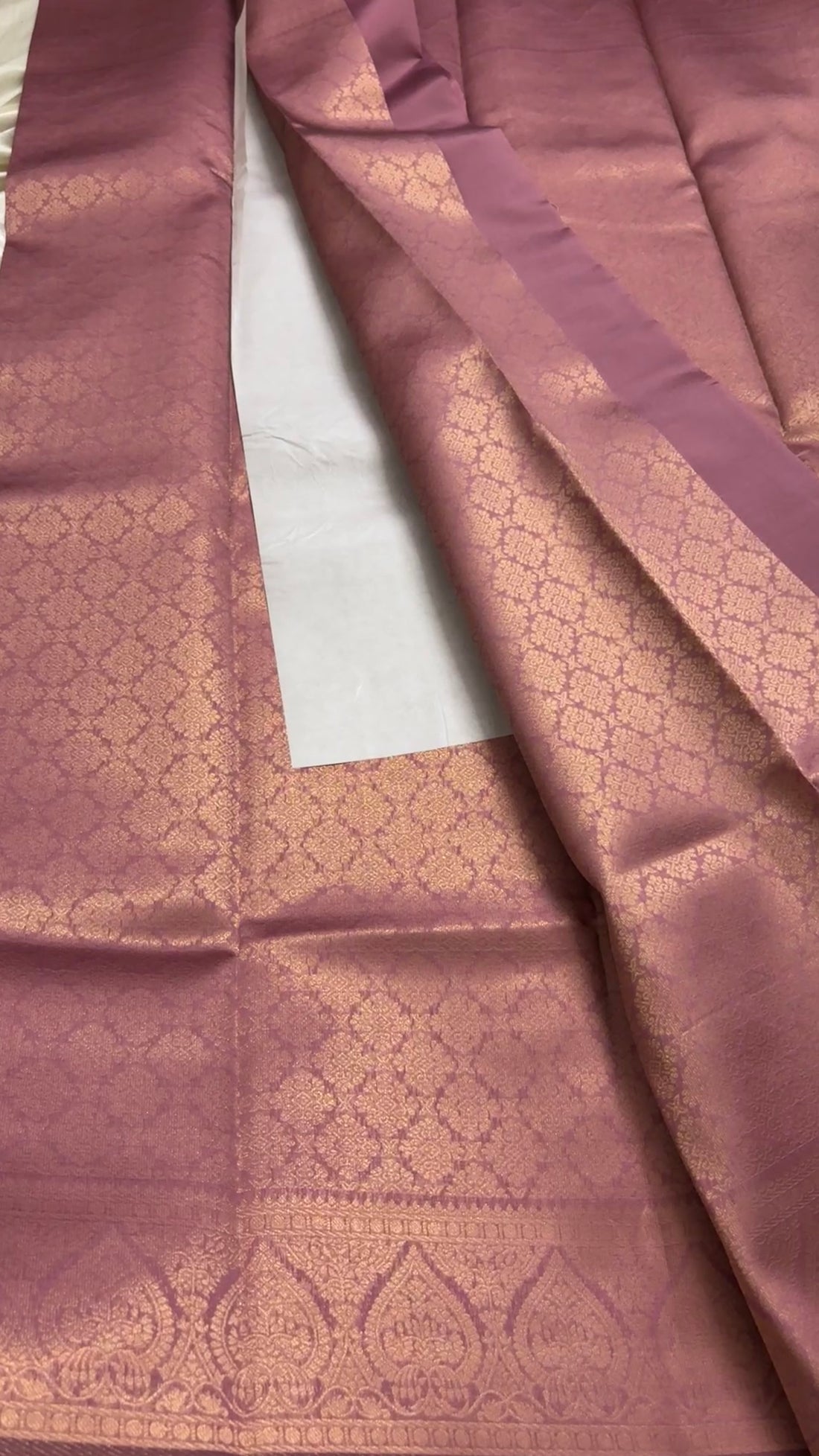 Semi brocade Kr38