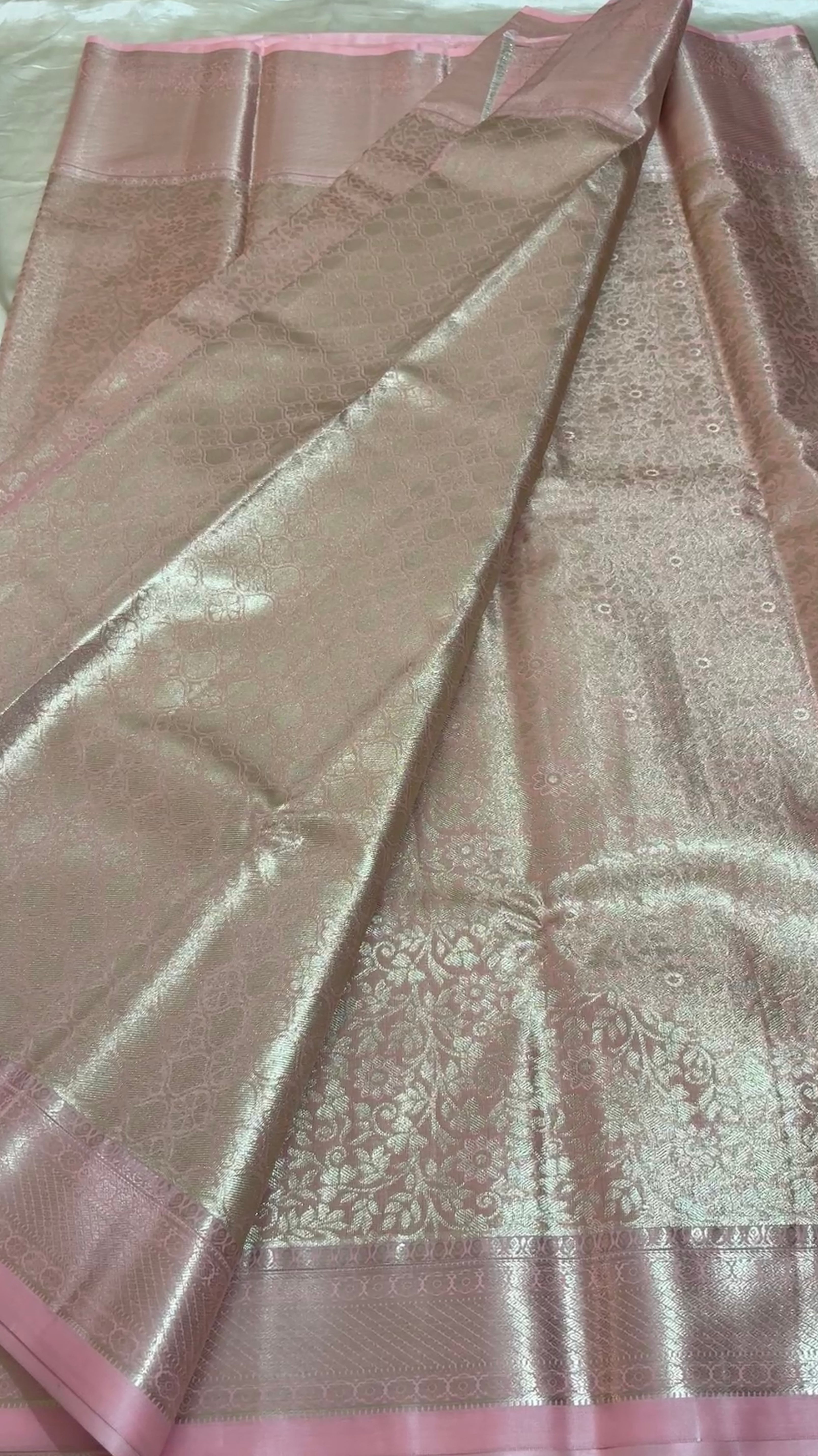Semi tissue Kanchipuram saree