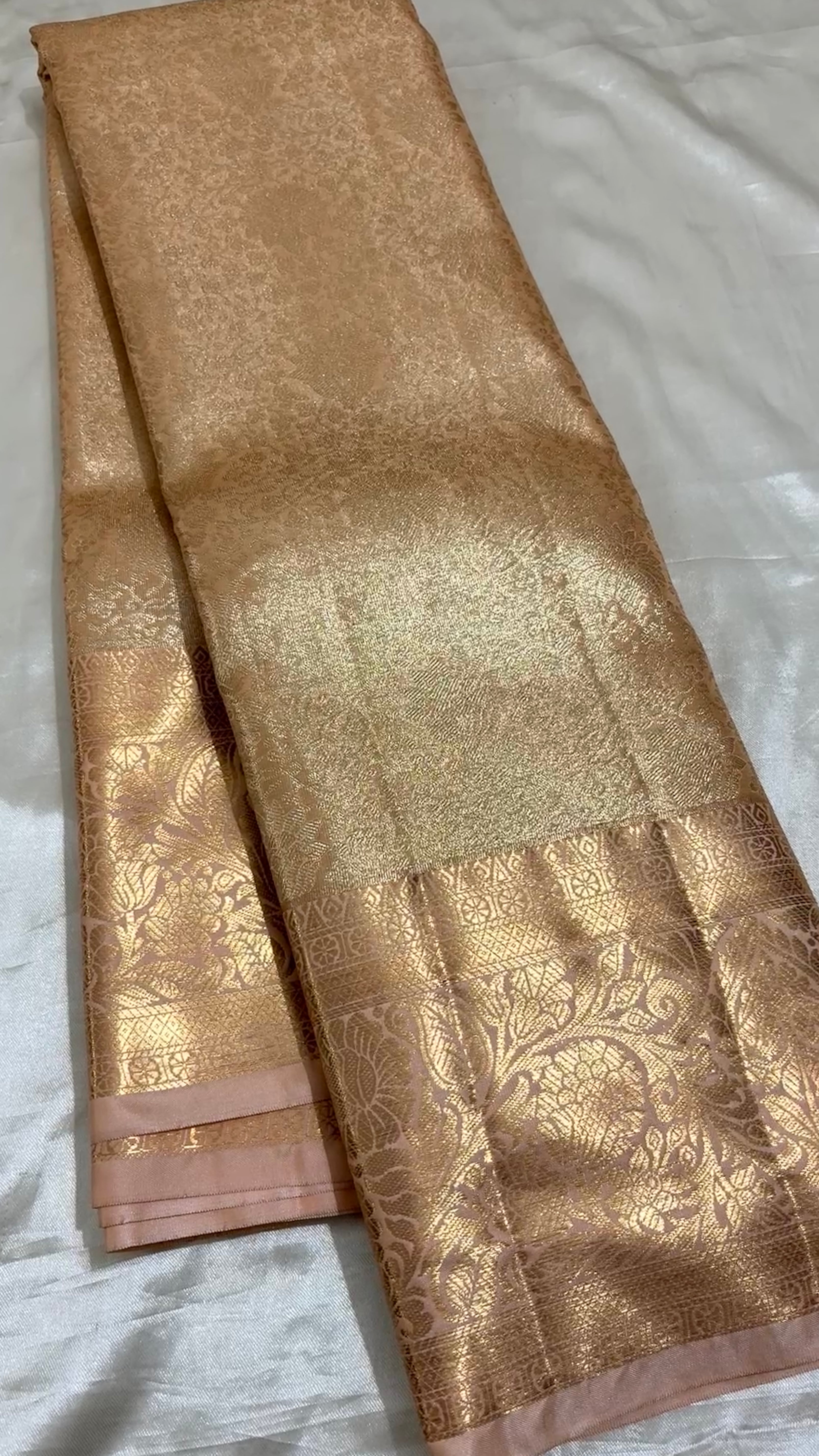 Semi tissue Kanchipuram saree