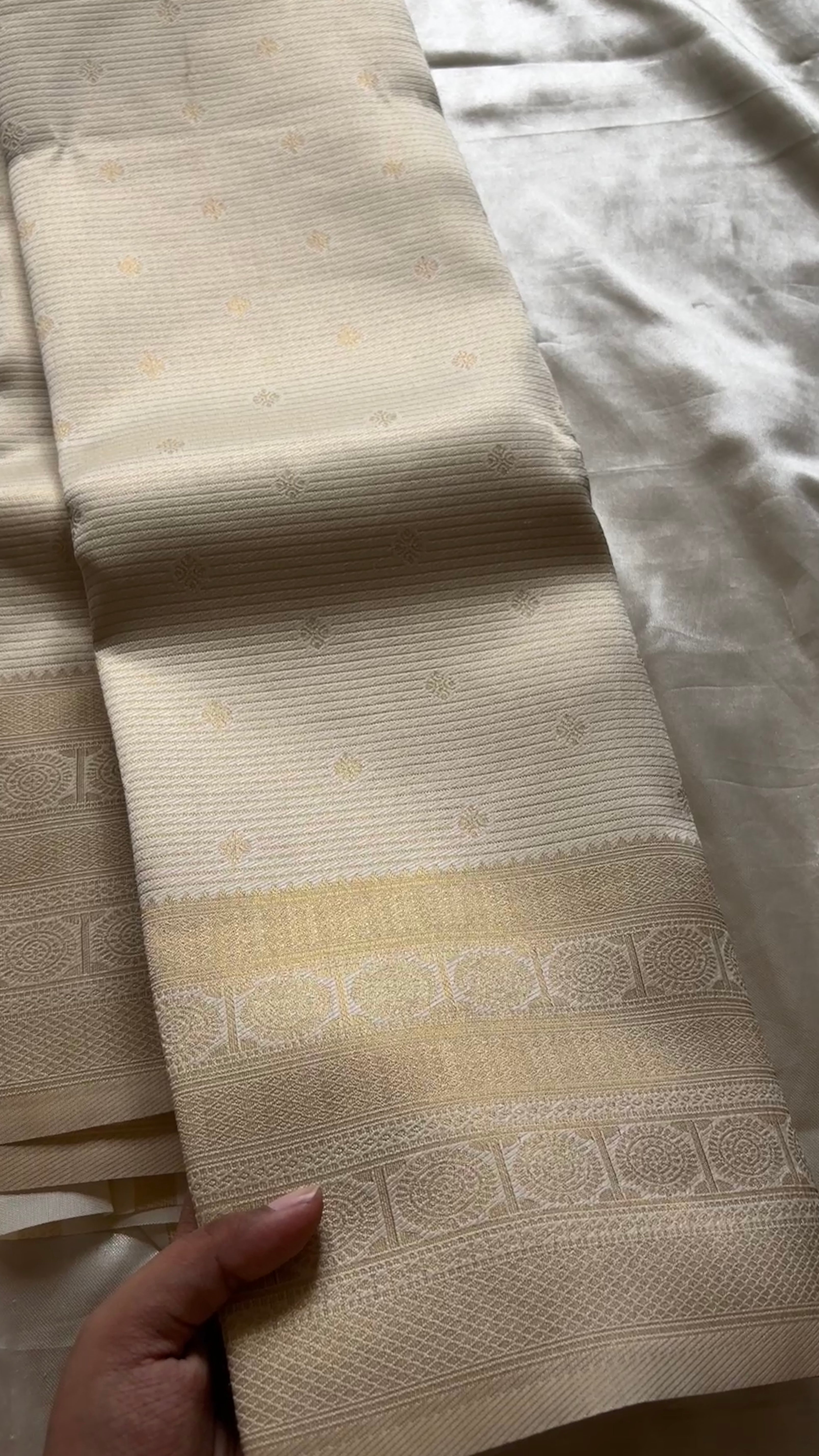 Semi brocade soft Silk kr123