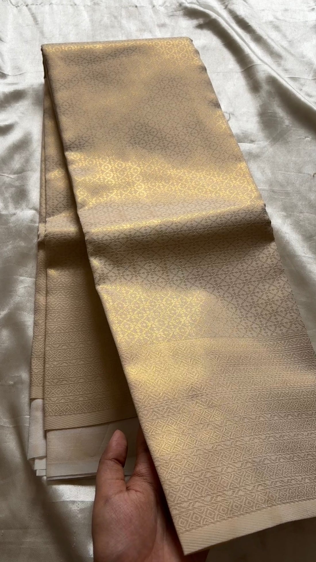 Semi brocade Kr71