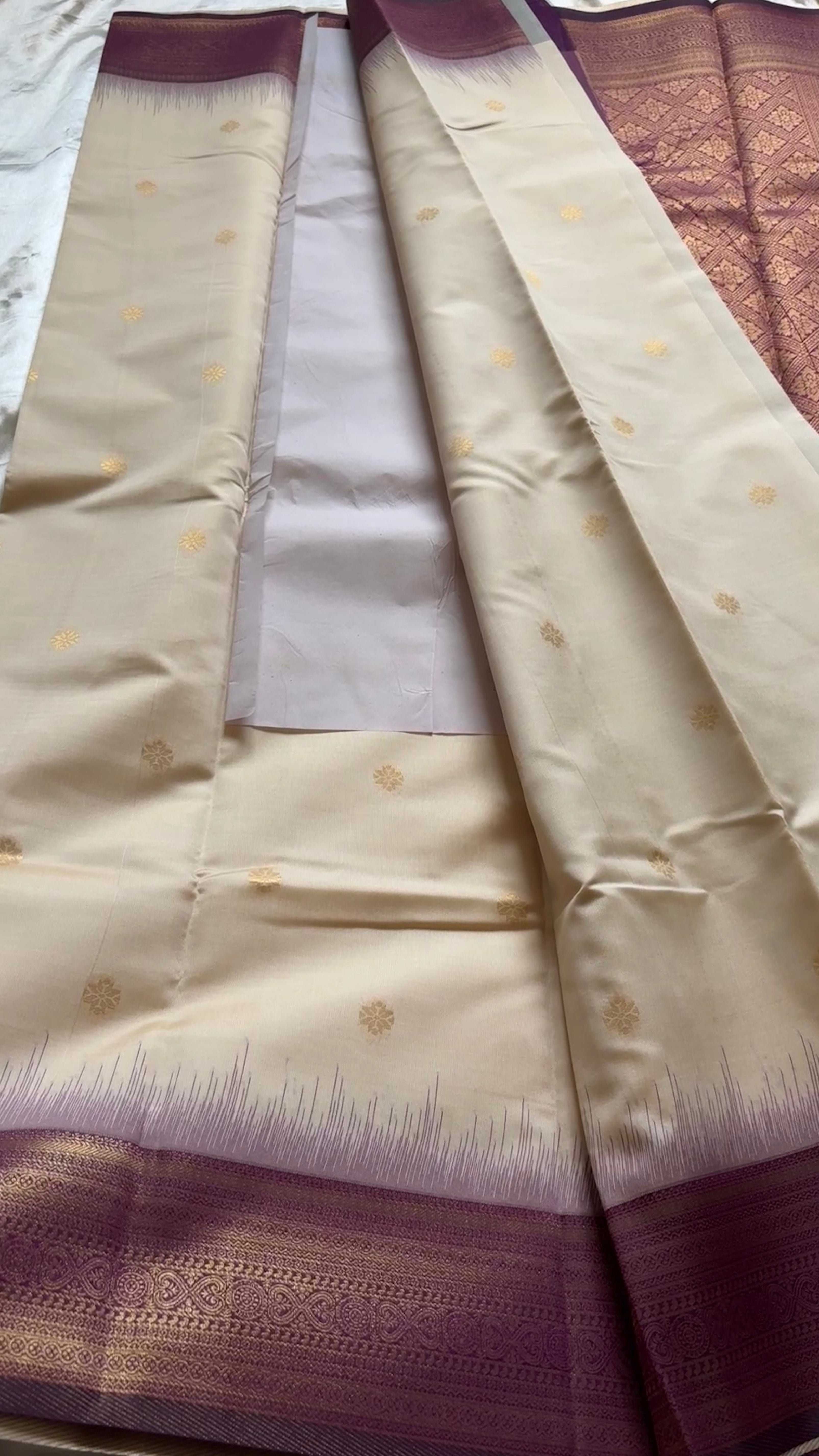 semi soft silk with Kanchi borders kr133