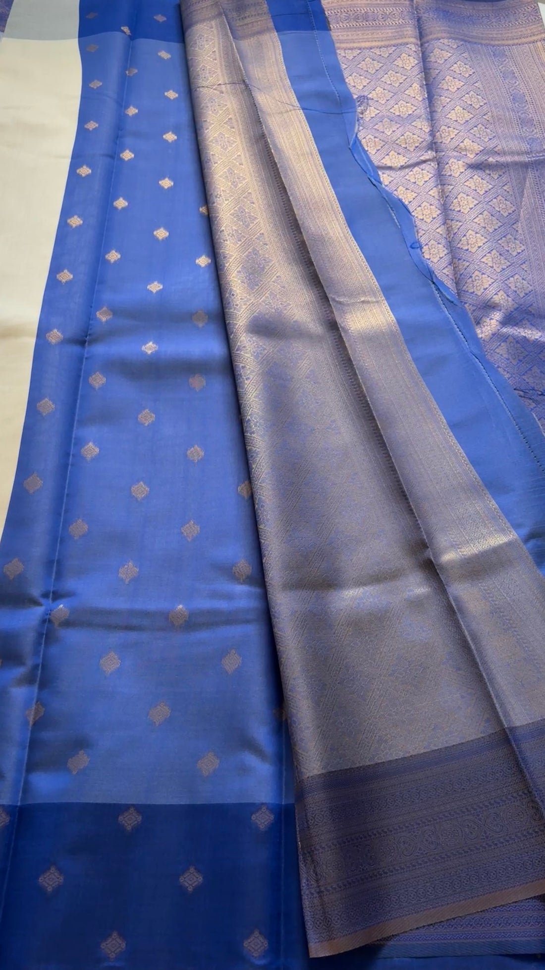 semi soft silk with Kanchi borders Kr 1