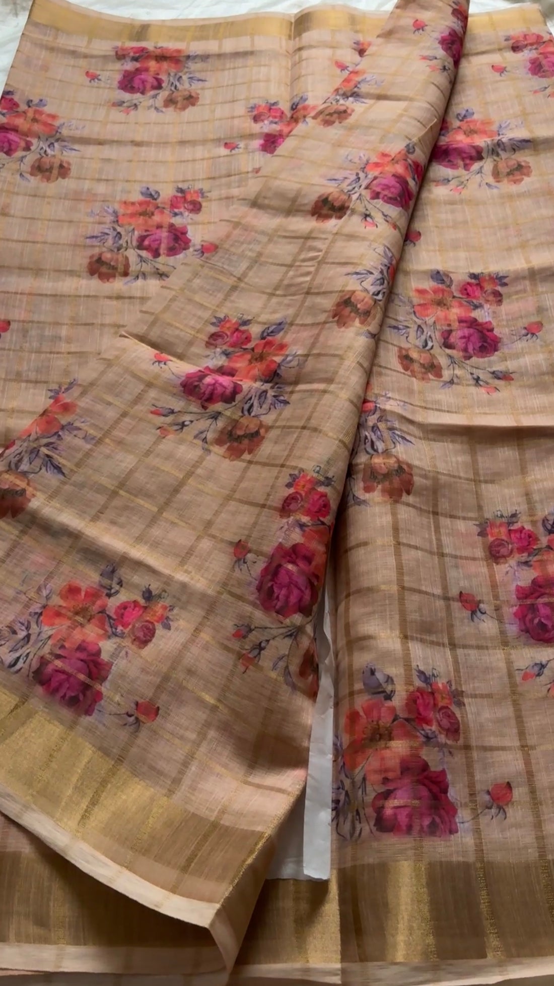 Semi jute with Floral motifs Kr 29