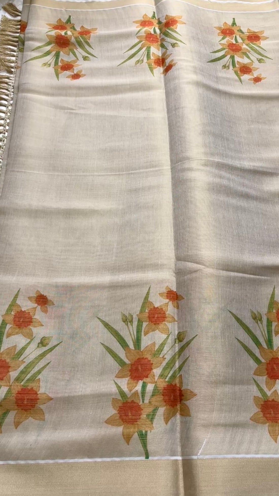 Soft cotton tissue mix flower motif saree