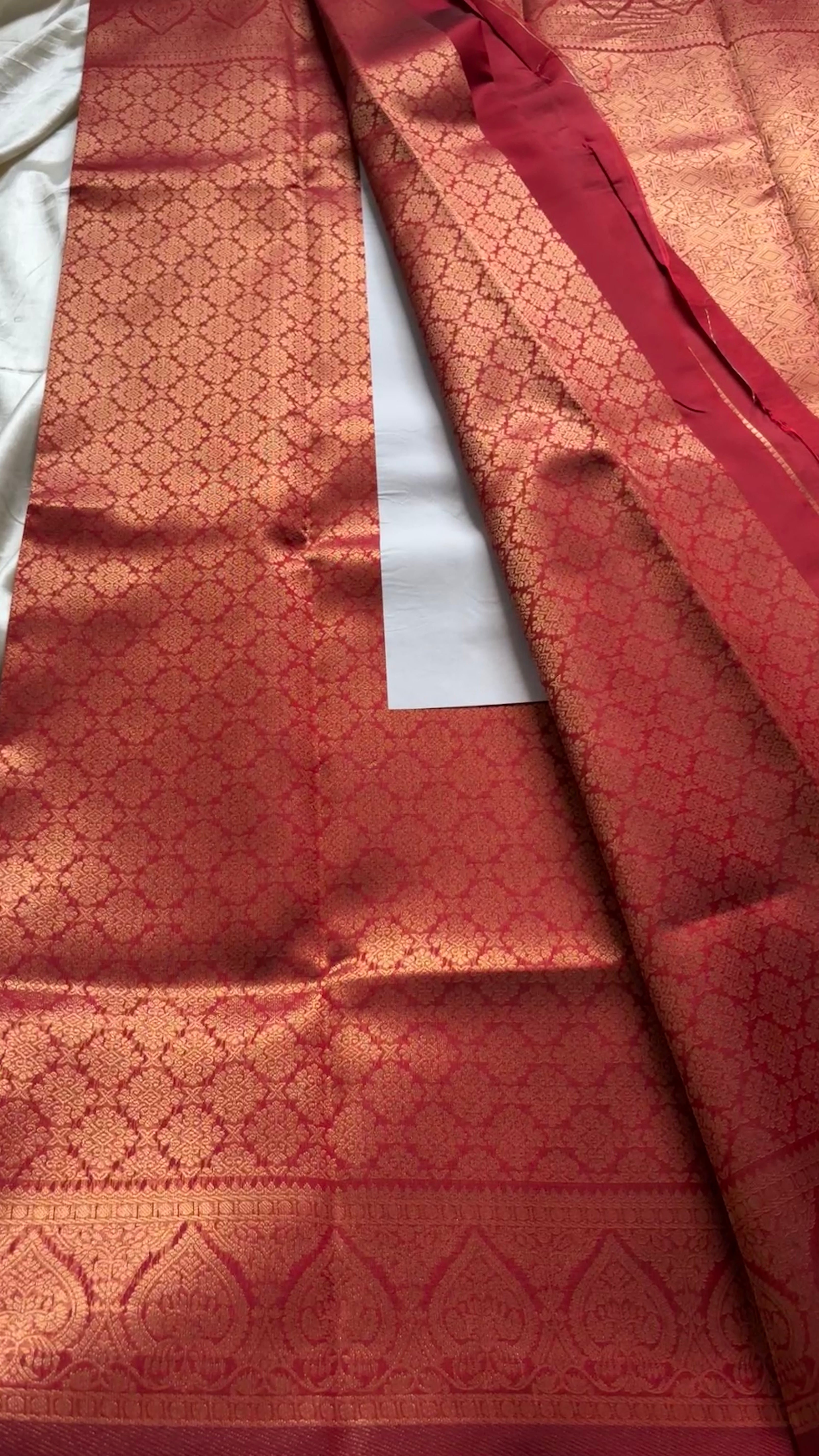 Semi  brocade Kr 27