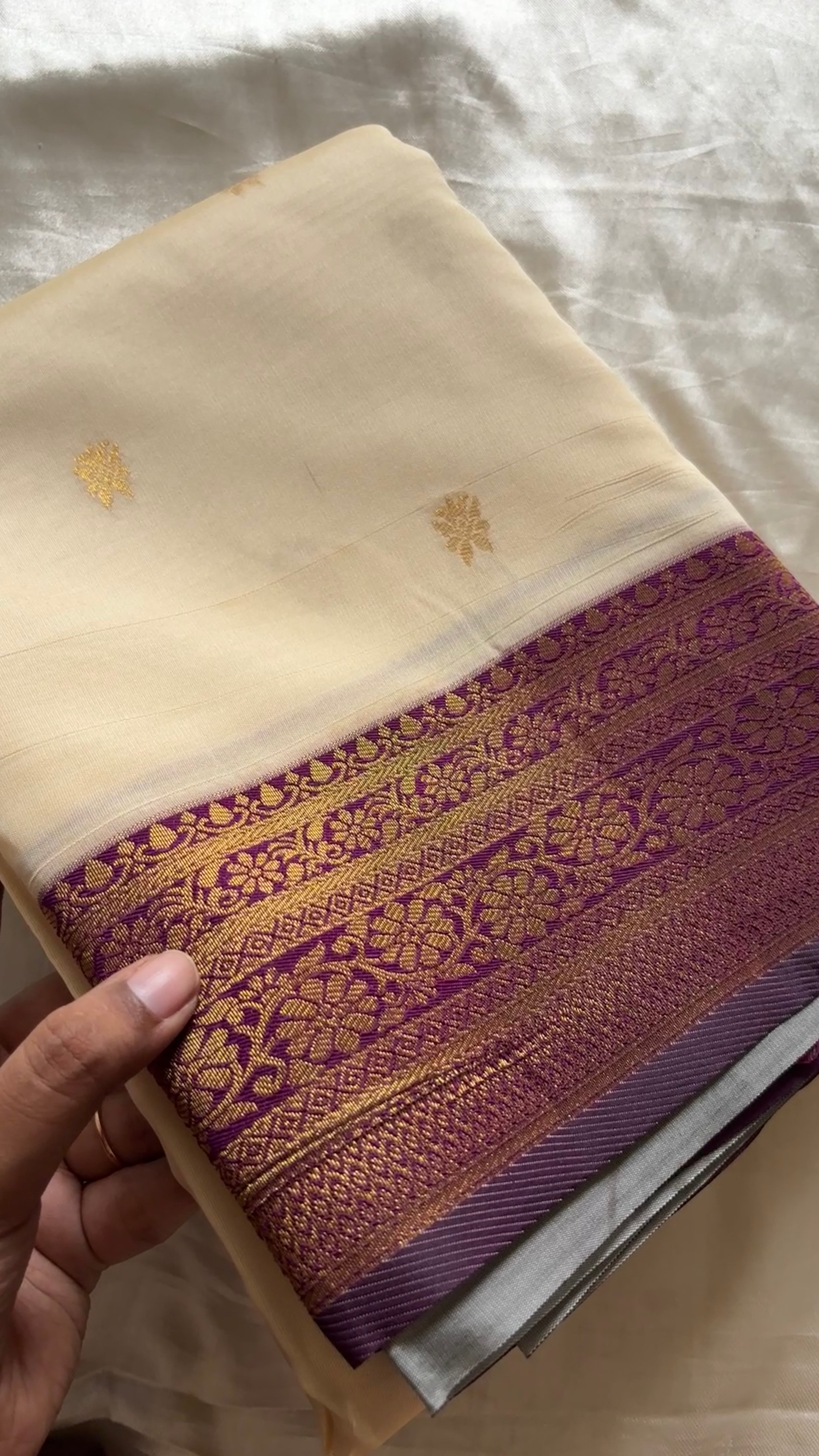 semi soft silk with Kanchi borders kr22
