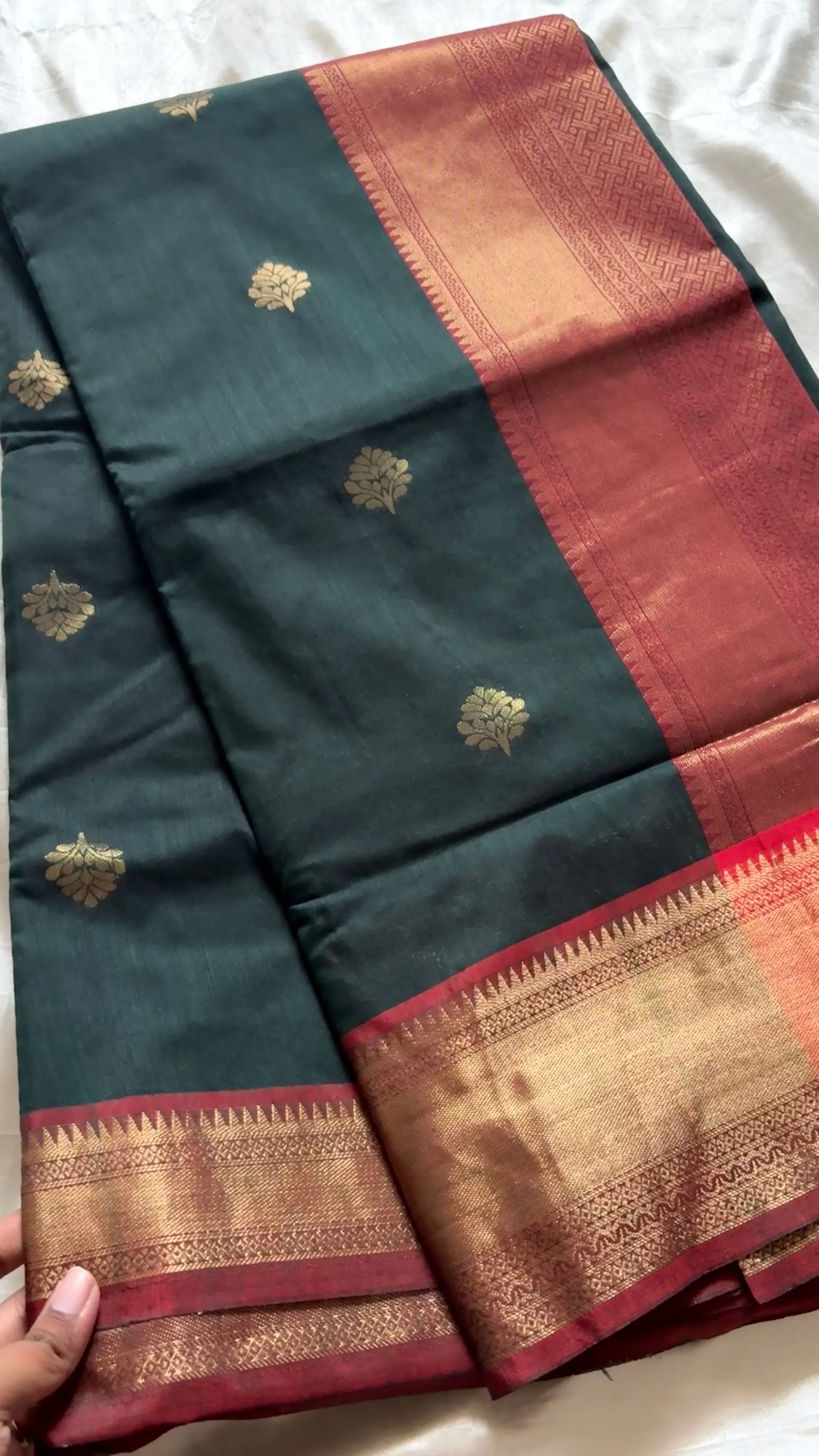 cotton with kanchi border Kr59