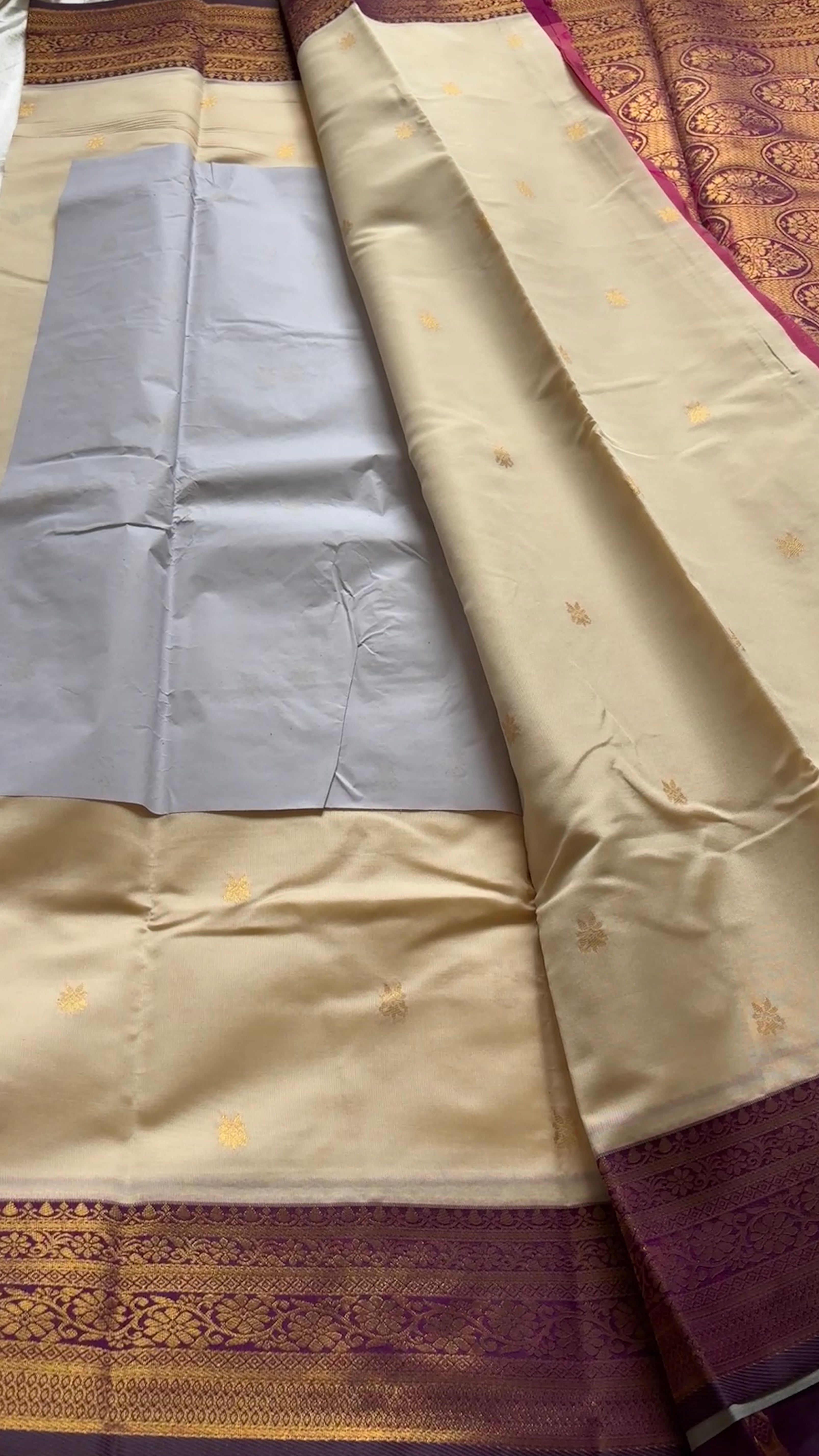 semi soft silk with Kanchi borders kr22