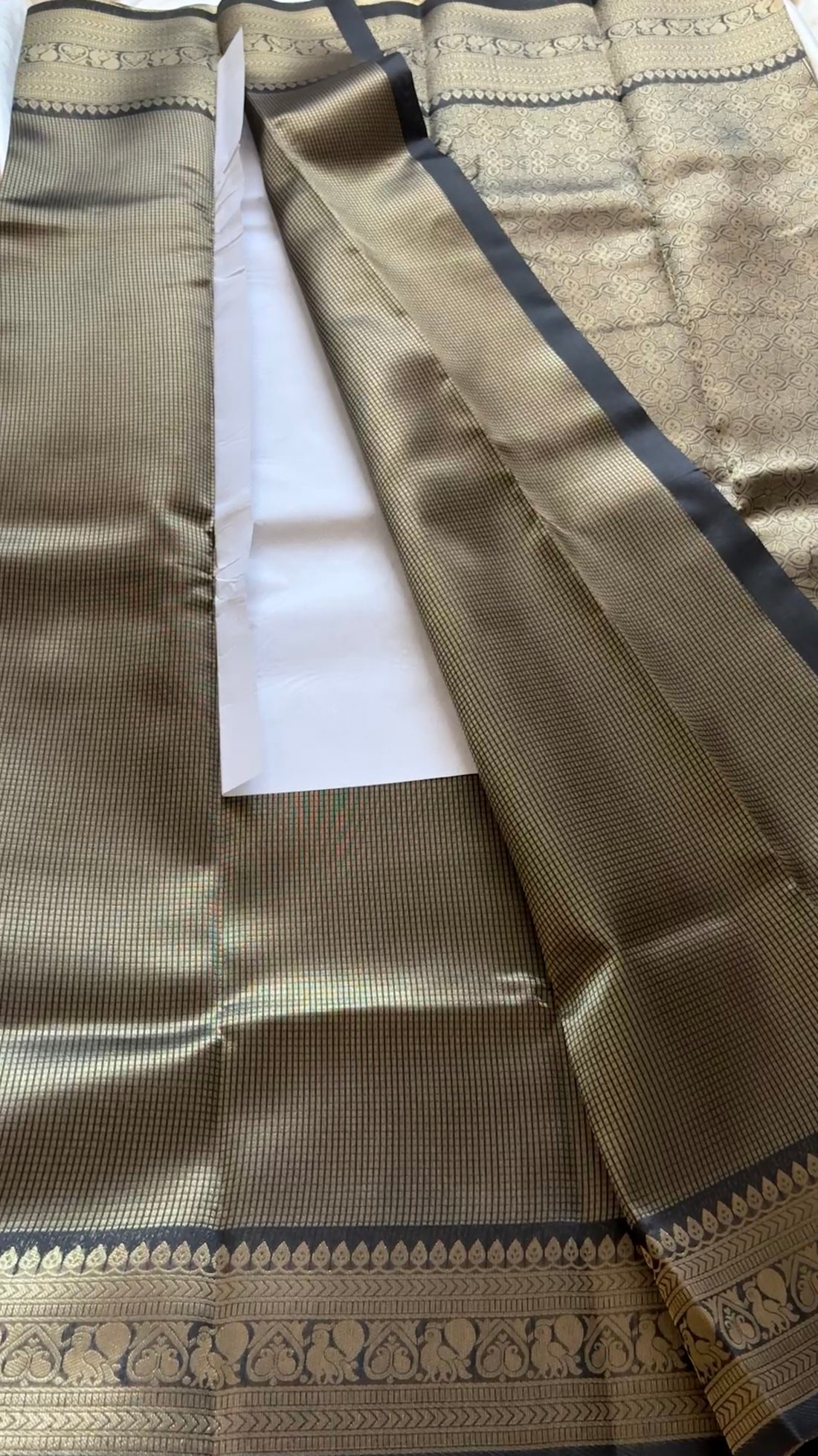 Semi brocade Kr 13
