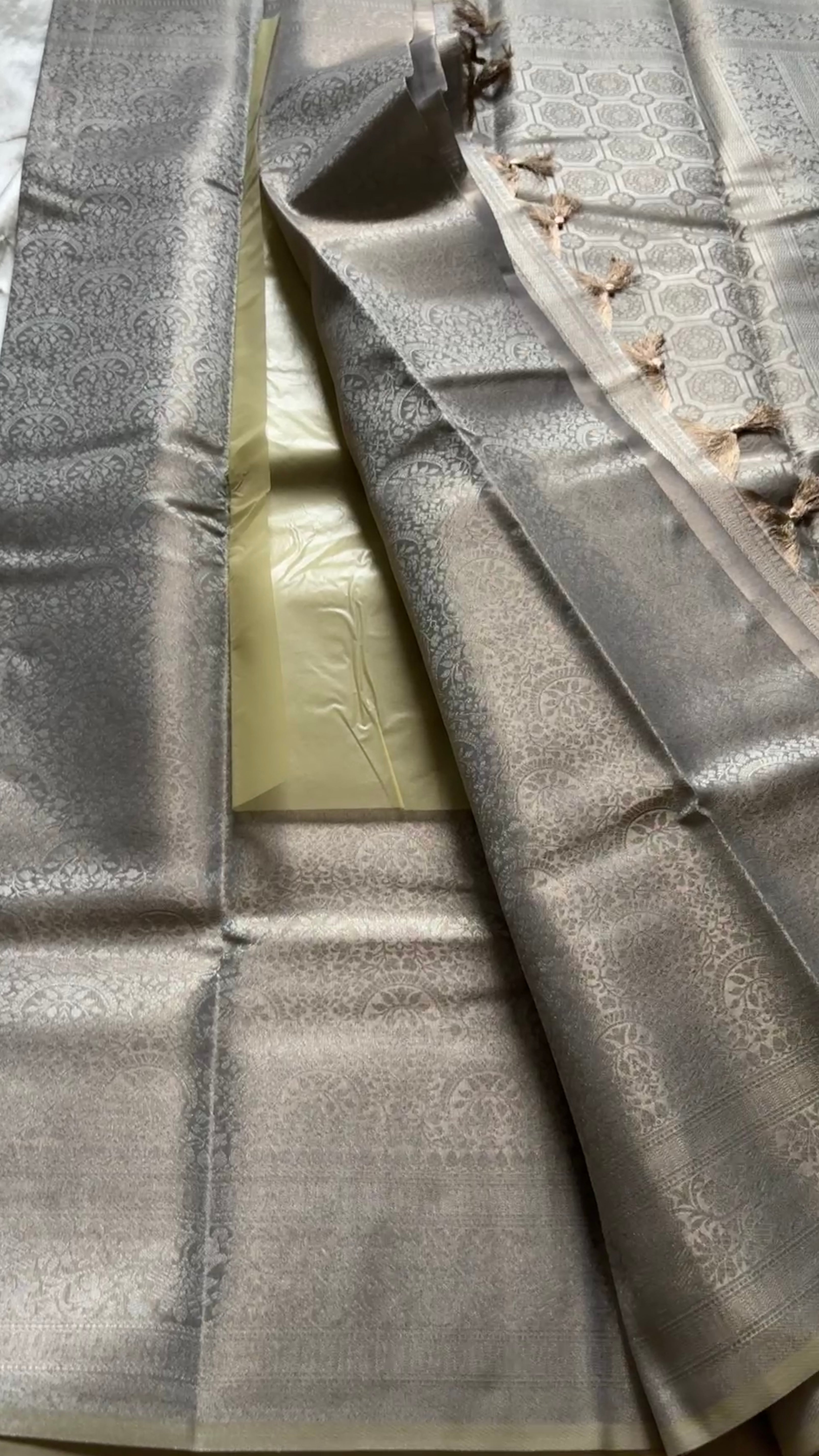 Tissue brocade silk