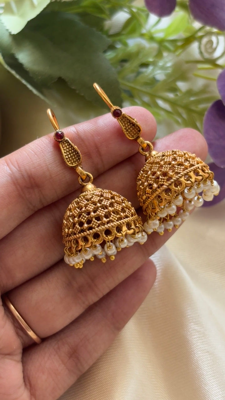 Pearl jhumka